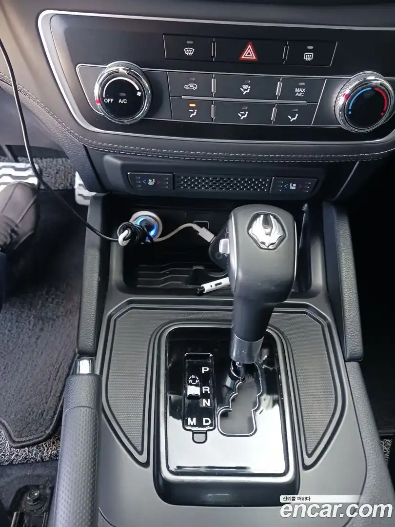 Rexton KG Mobility 2019.11-INNER-009