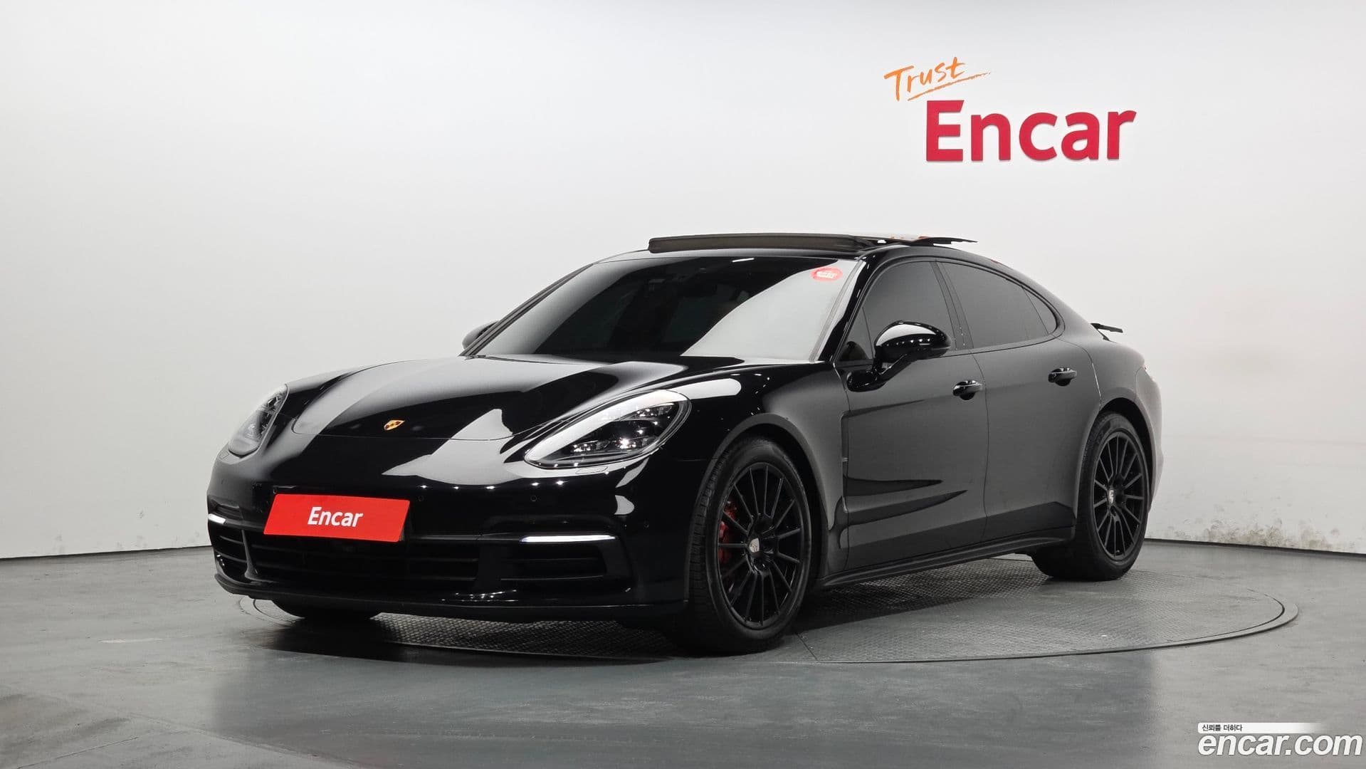 Main__Slider__Photo:Panamera Porsche 2018.1-0