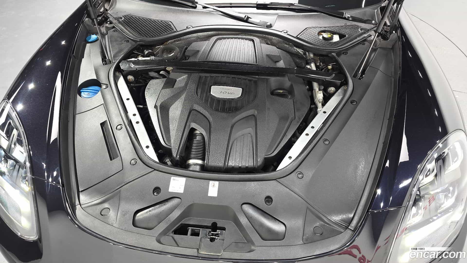 Panamera Porsche 2018.1-OUTER-006