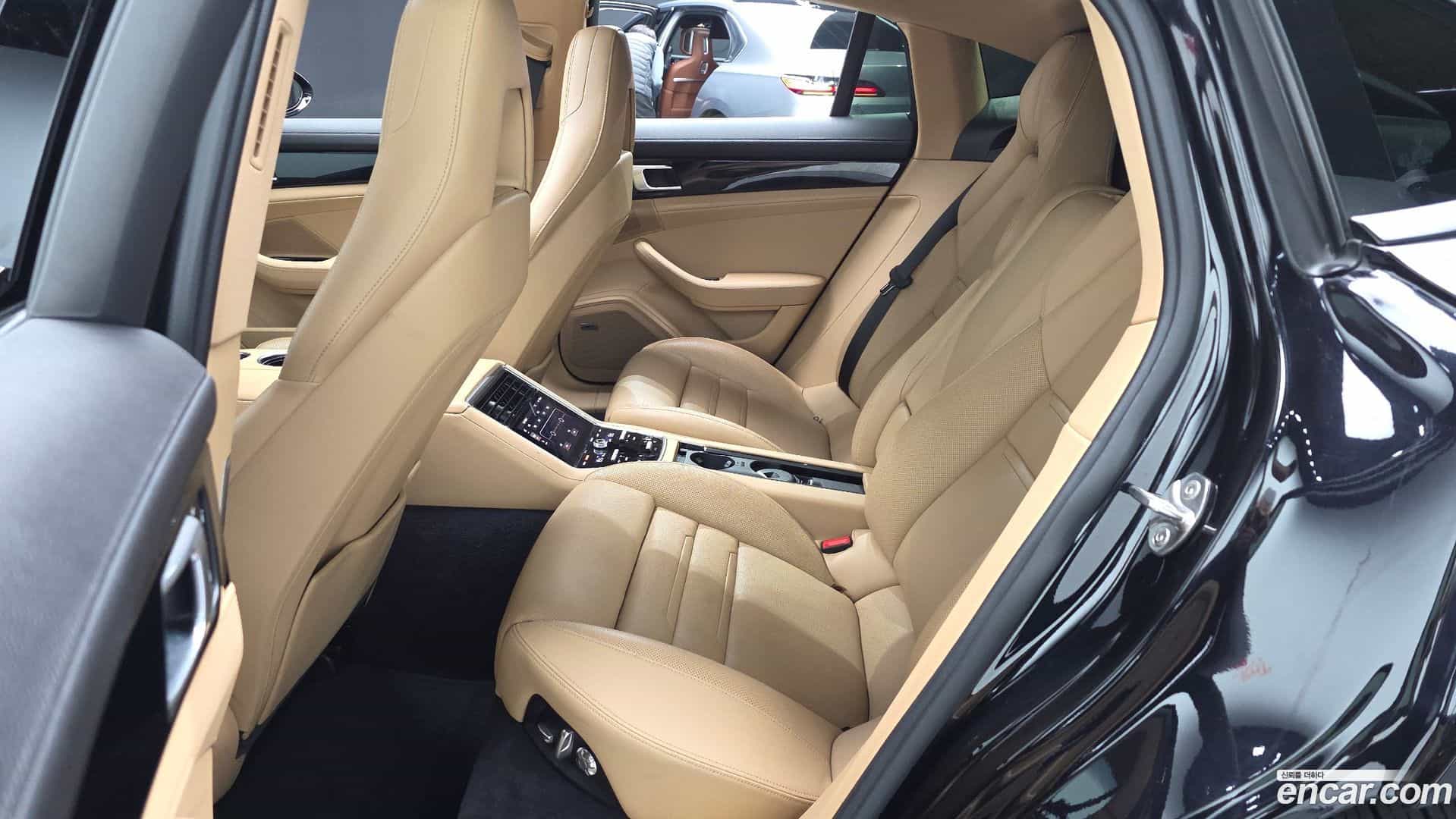 Panamera Porsche 2018.1-OPTION-016