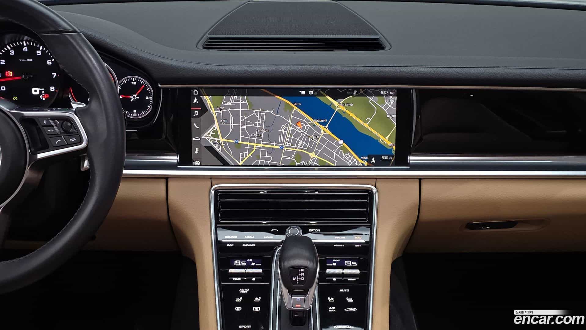 Panamera Porsche 2018.1-OPTION-018