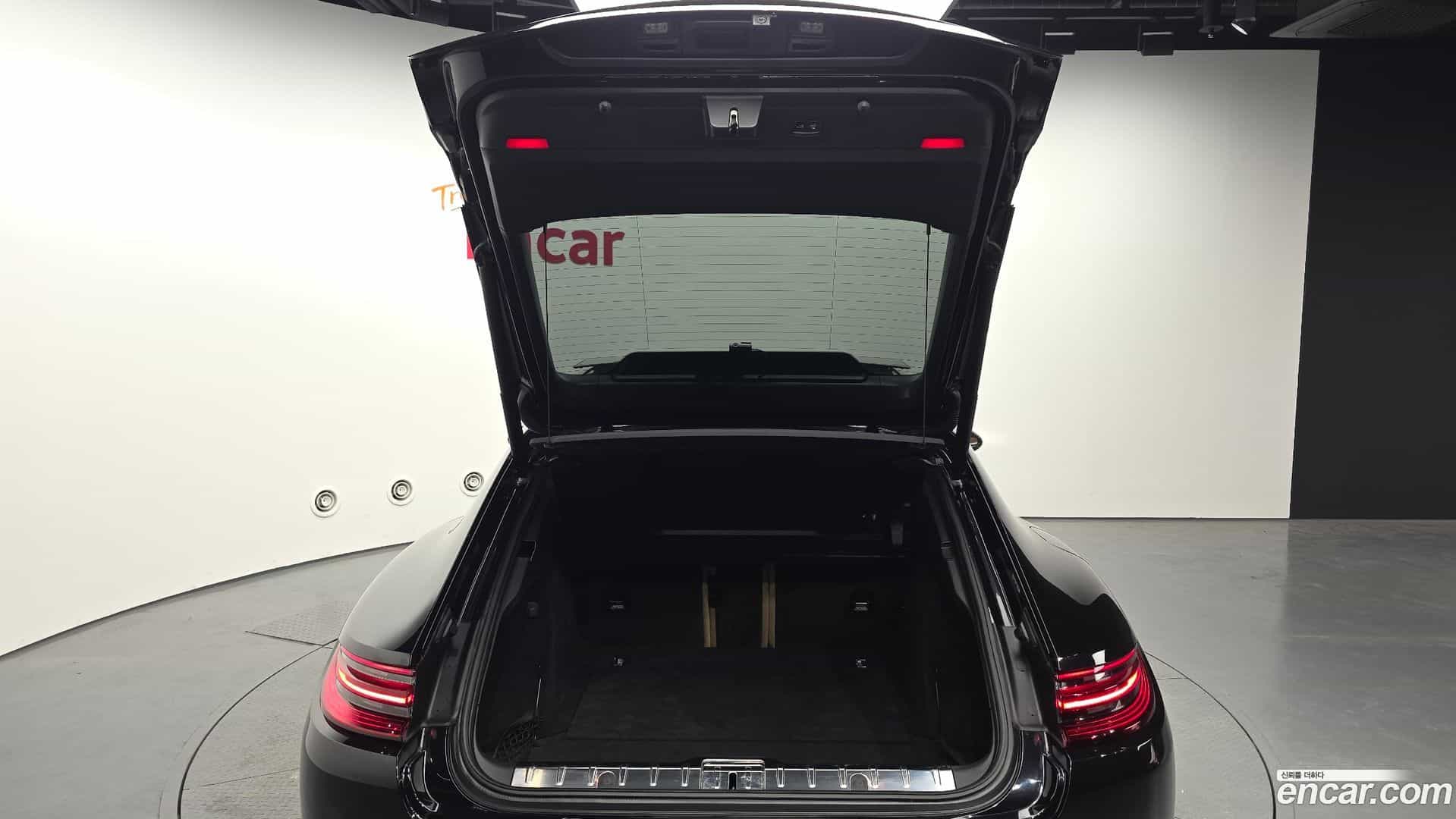 Panamera Porsche 2018.1-OPTION-024