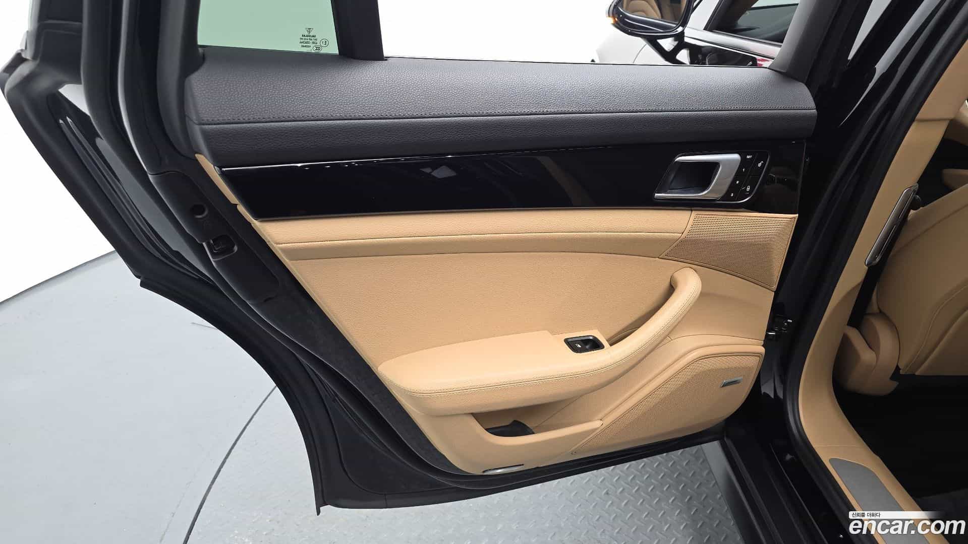 Panamera Porsche 2018.1-INNER-035