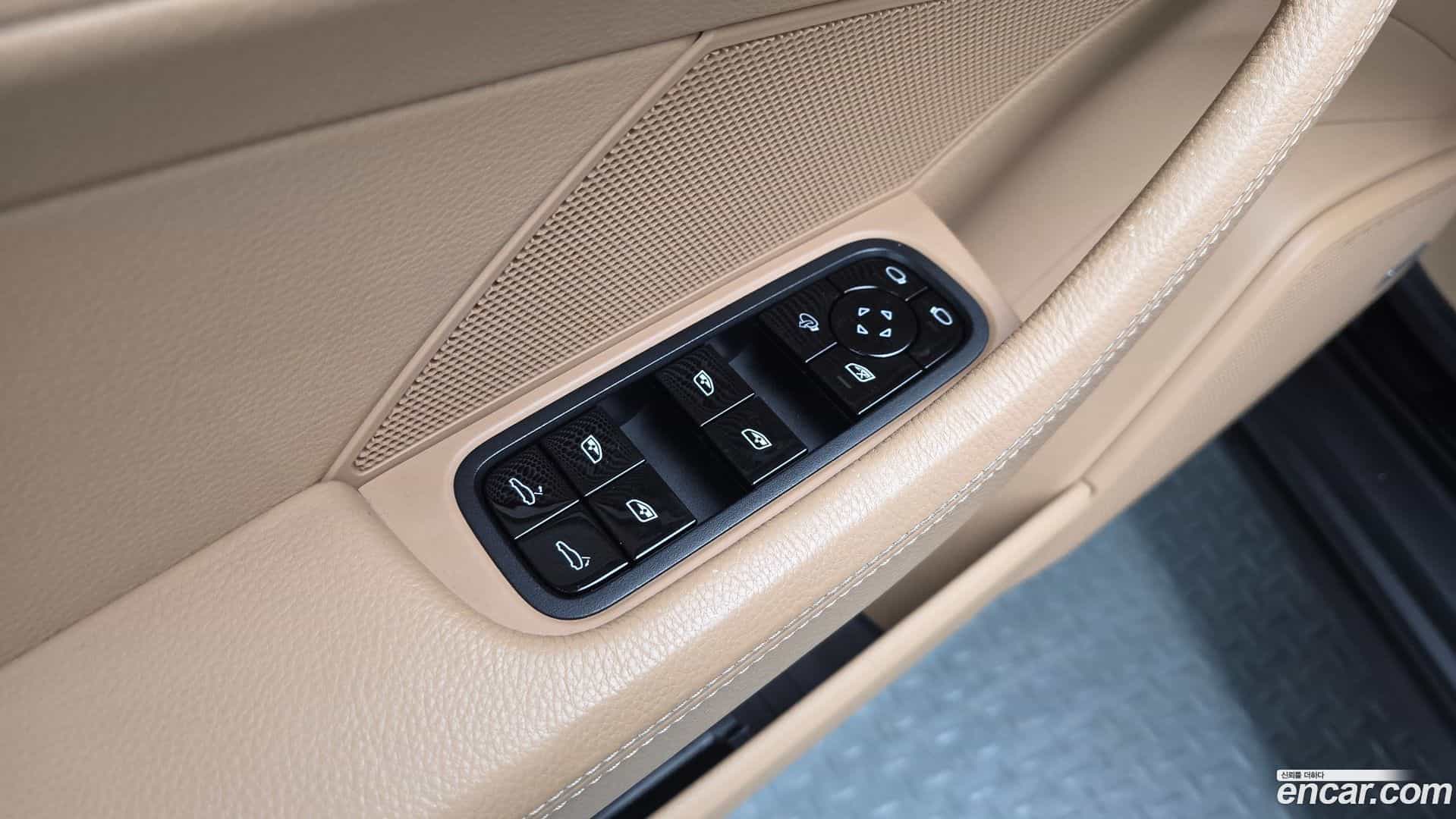 Panamera Porsche 2018.1-OPTION-041