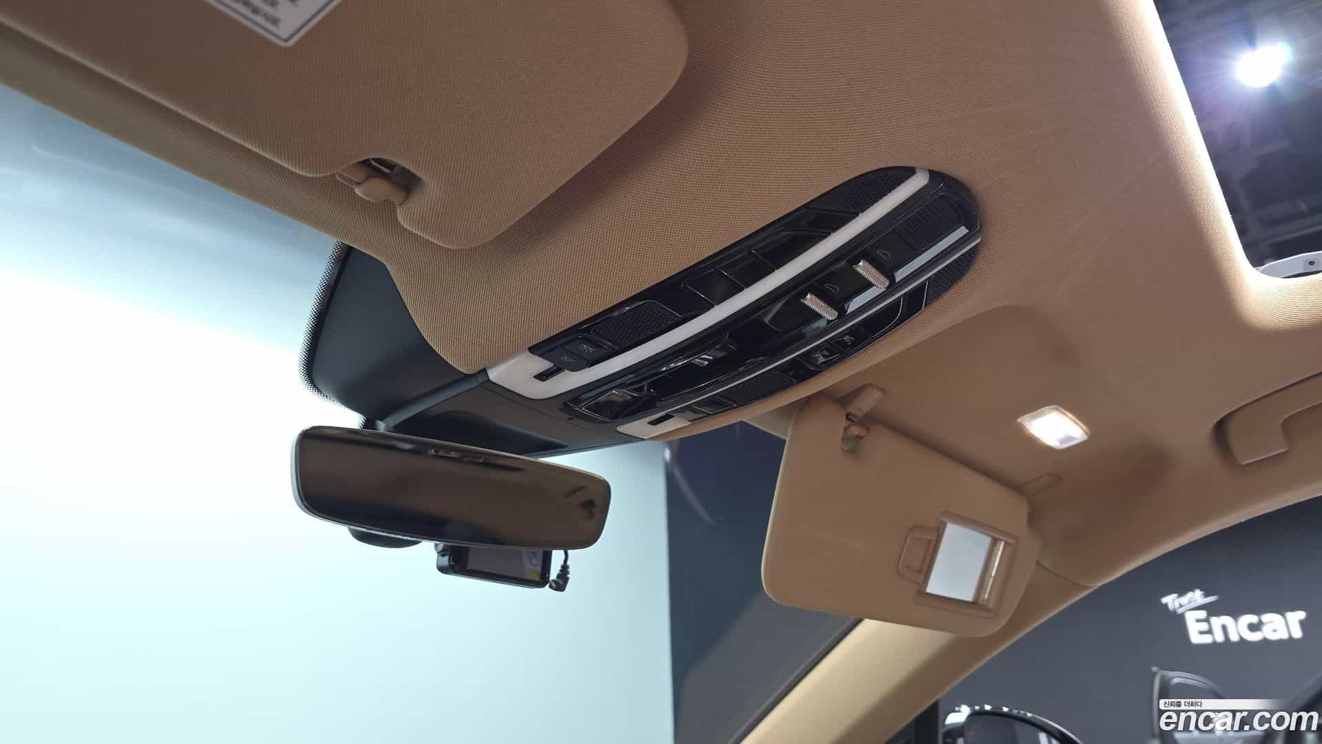 Panamera Porsche 2018.1-OPTION-043