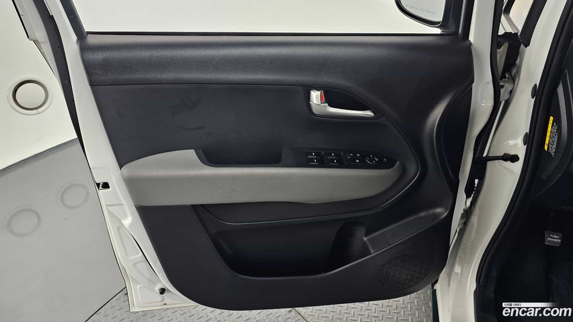 RAY Kia 2022.10-INNER-034