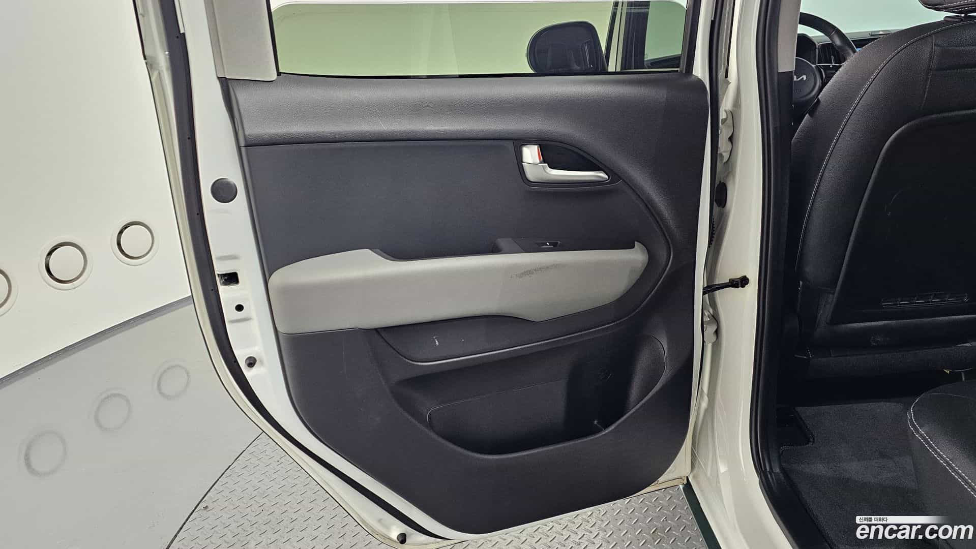 RAY Kia 2022.10-INNER-035