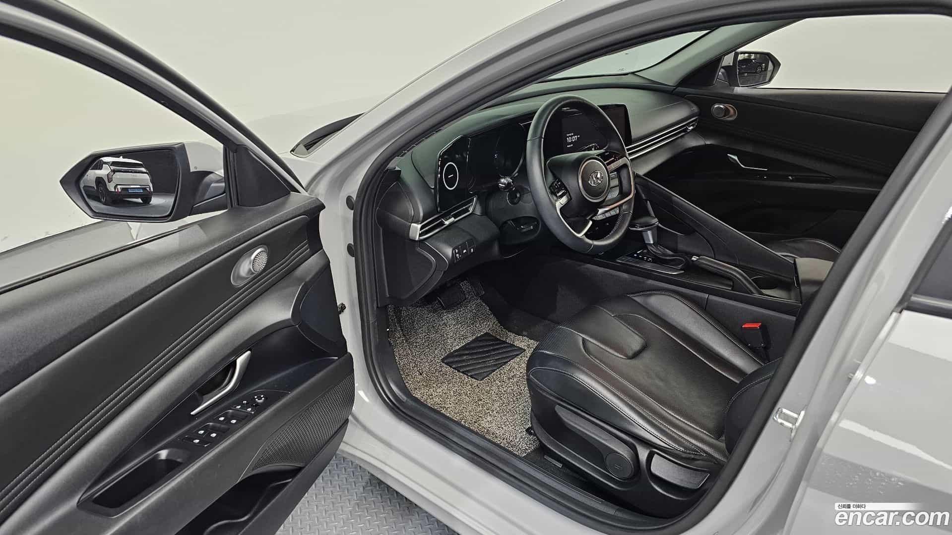 AVANTE Hyundai 2021.1-INNER-010