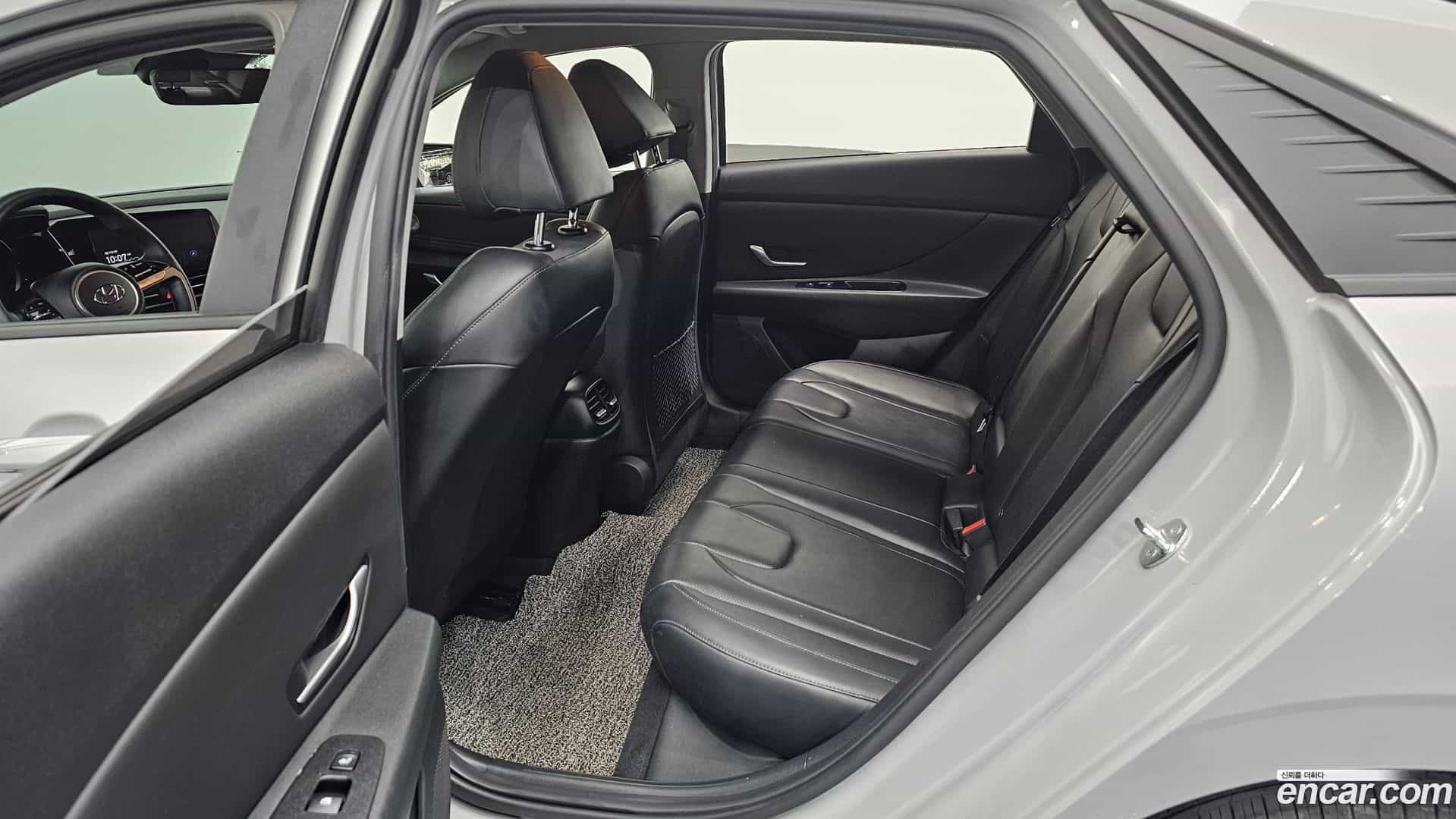 AVANTE Hyundai 2021.1-OPTION-015