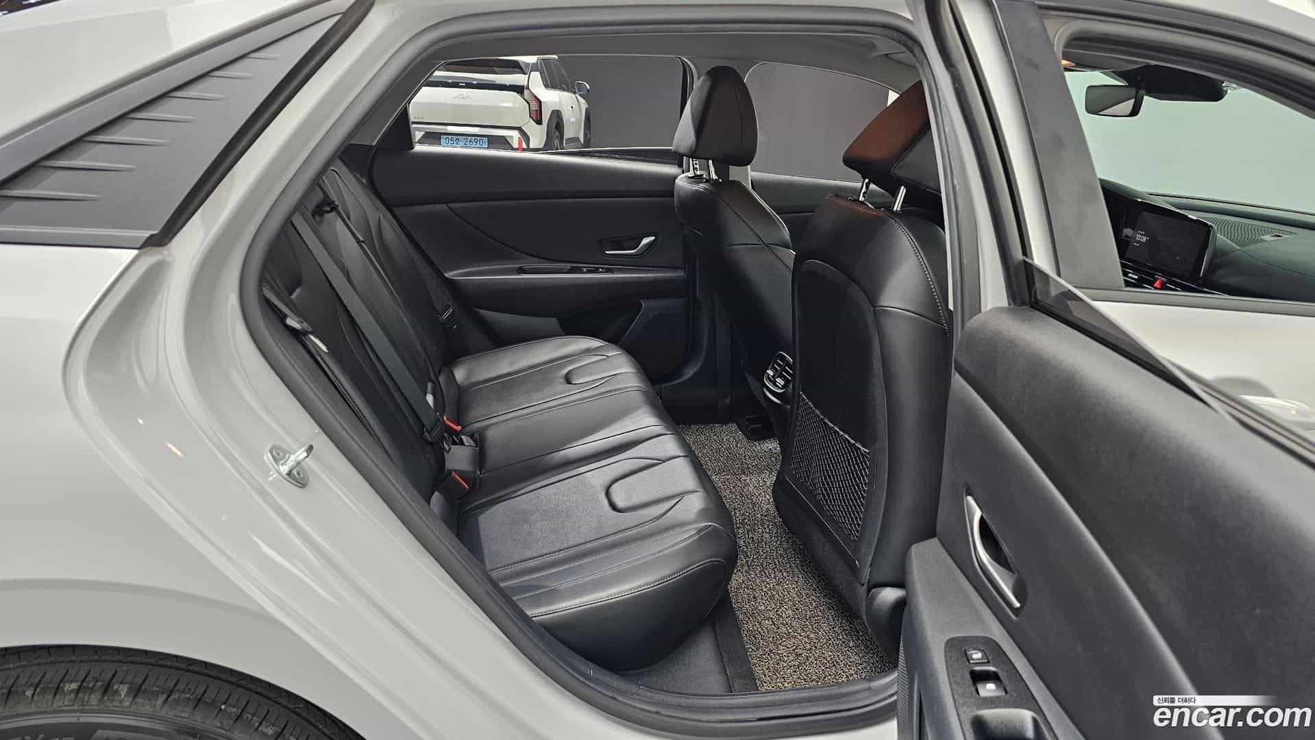 AVANTE Hyundai 2021.1-OPTION-022