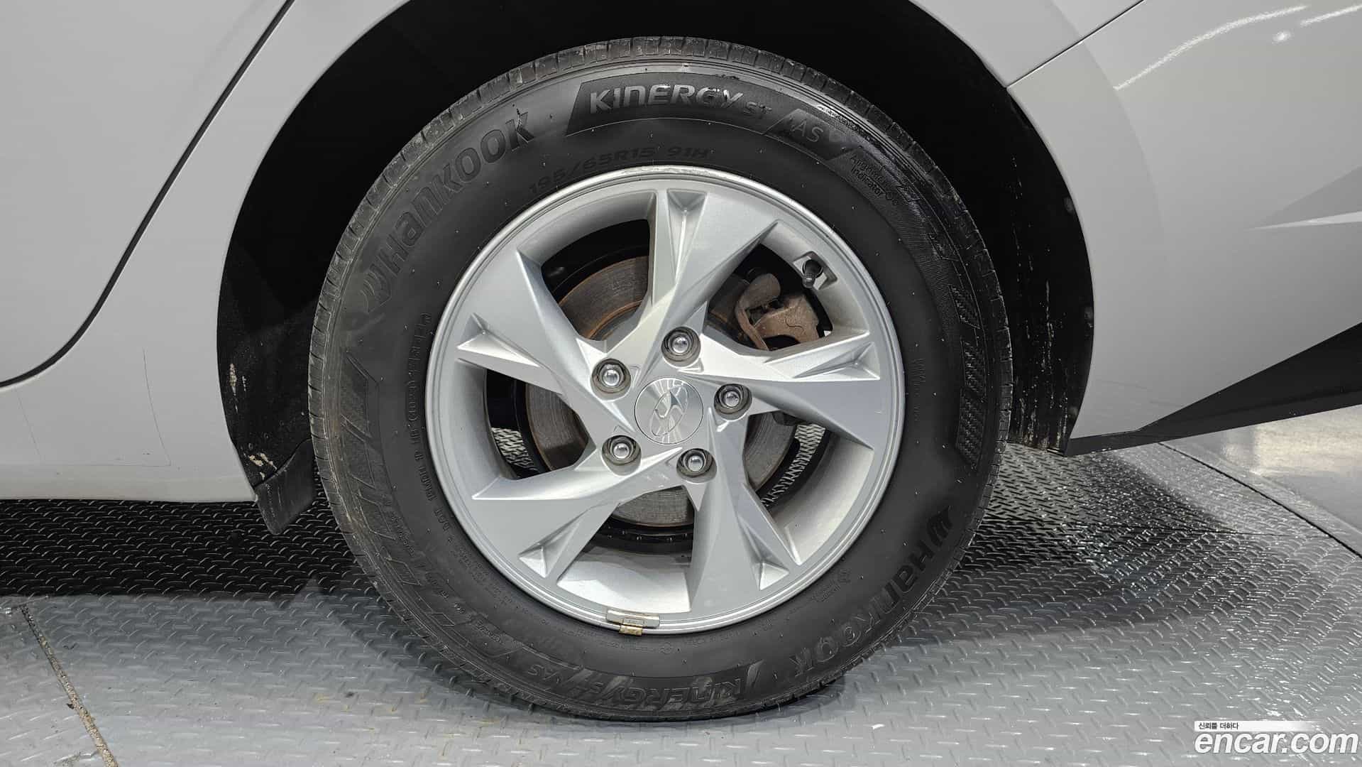 AVANTE Hyundai 2021.1-OUTER-031