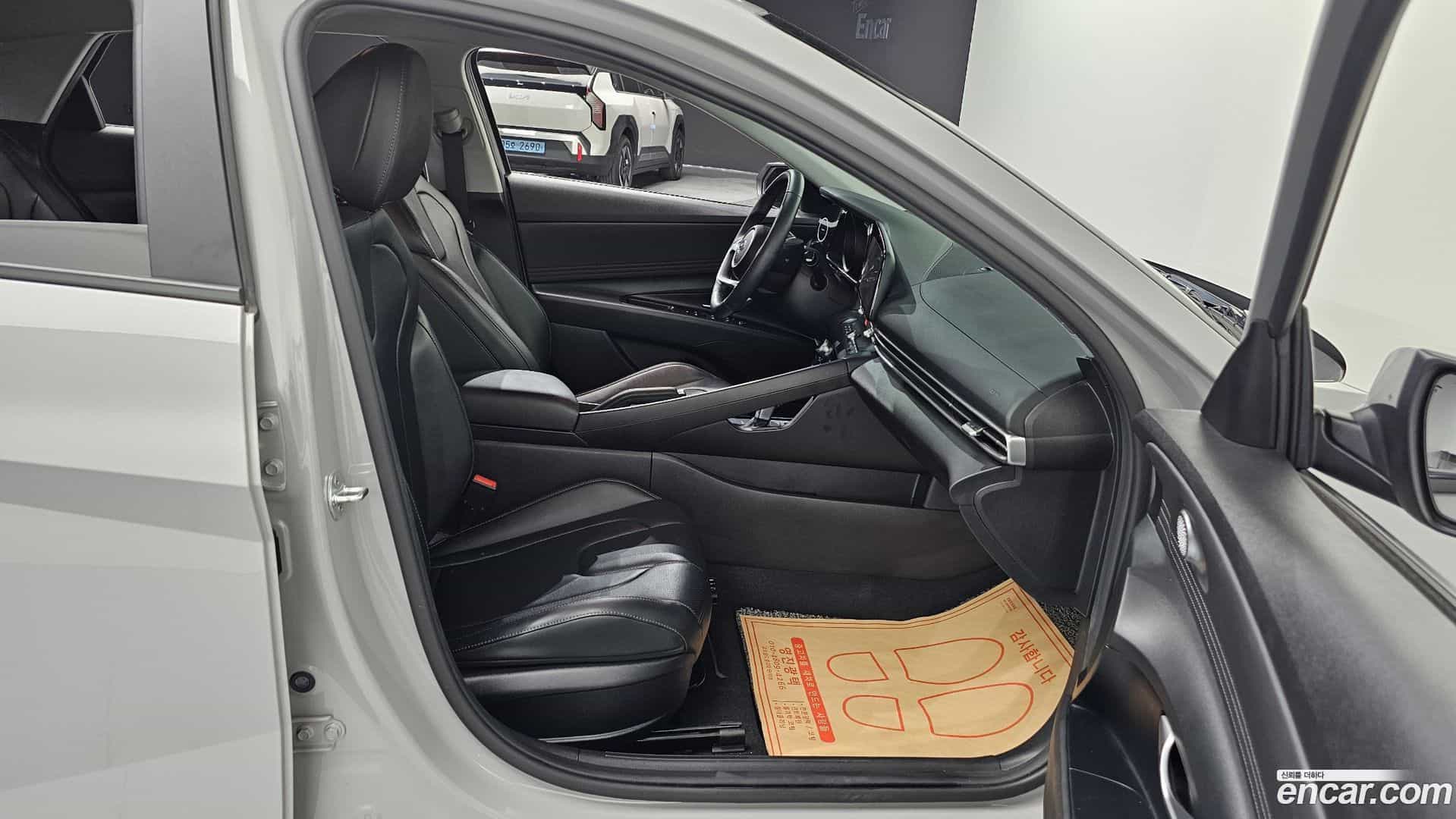 AVANTE Hyundai 2021.1-INNER-036