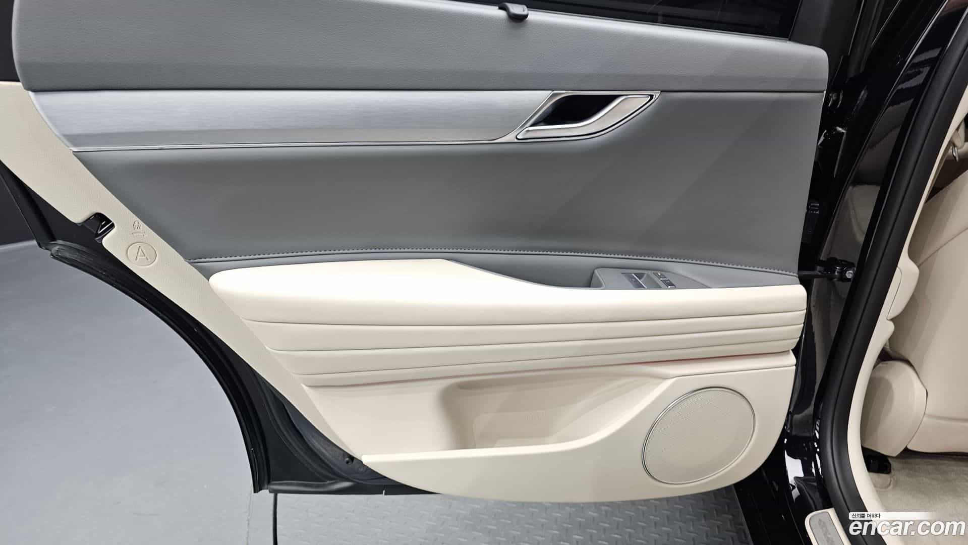 G80 Genesis 2024.2-INNER-035