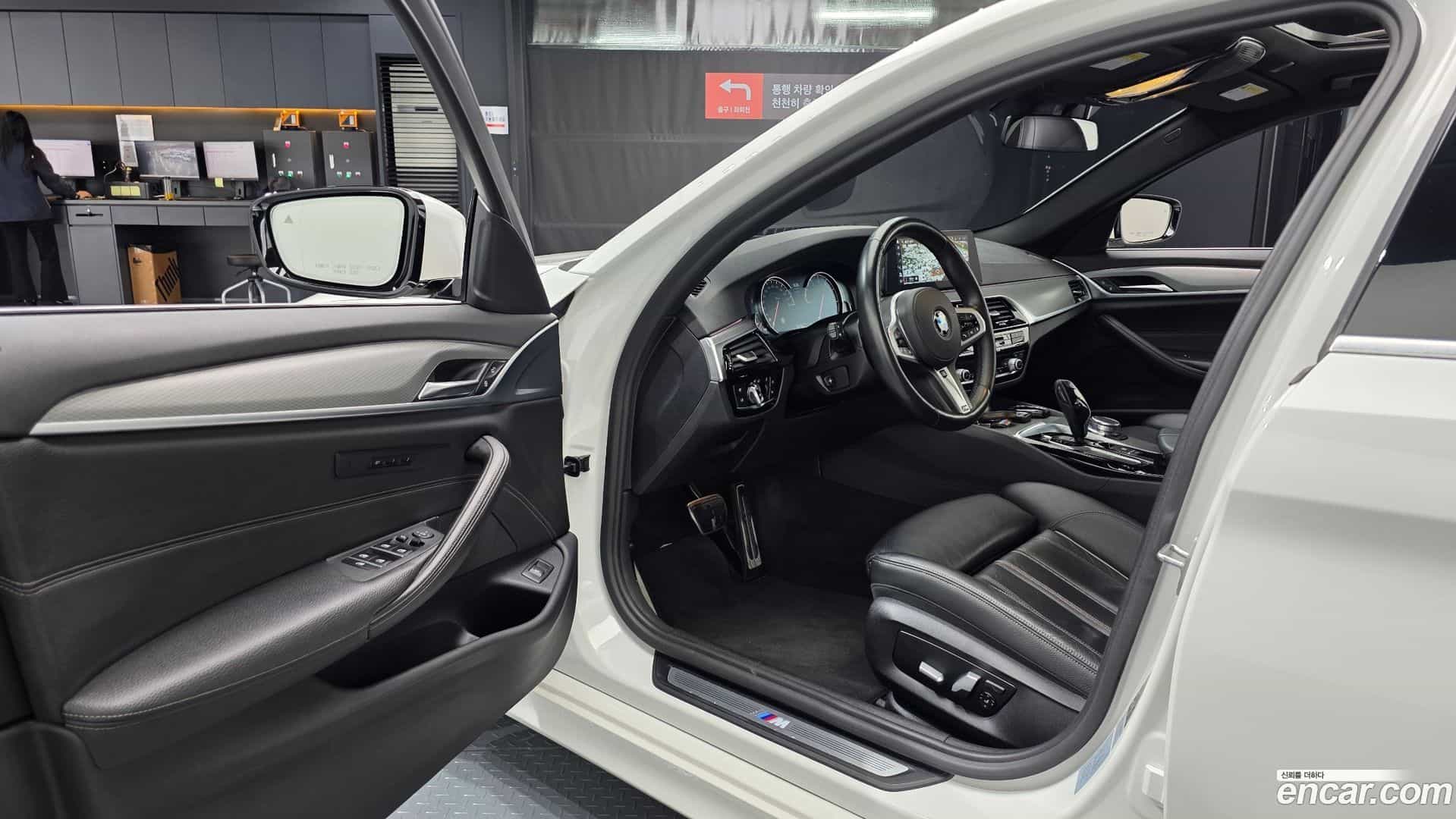 5-Series BMW 2018.0-INNER-010