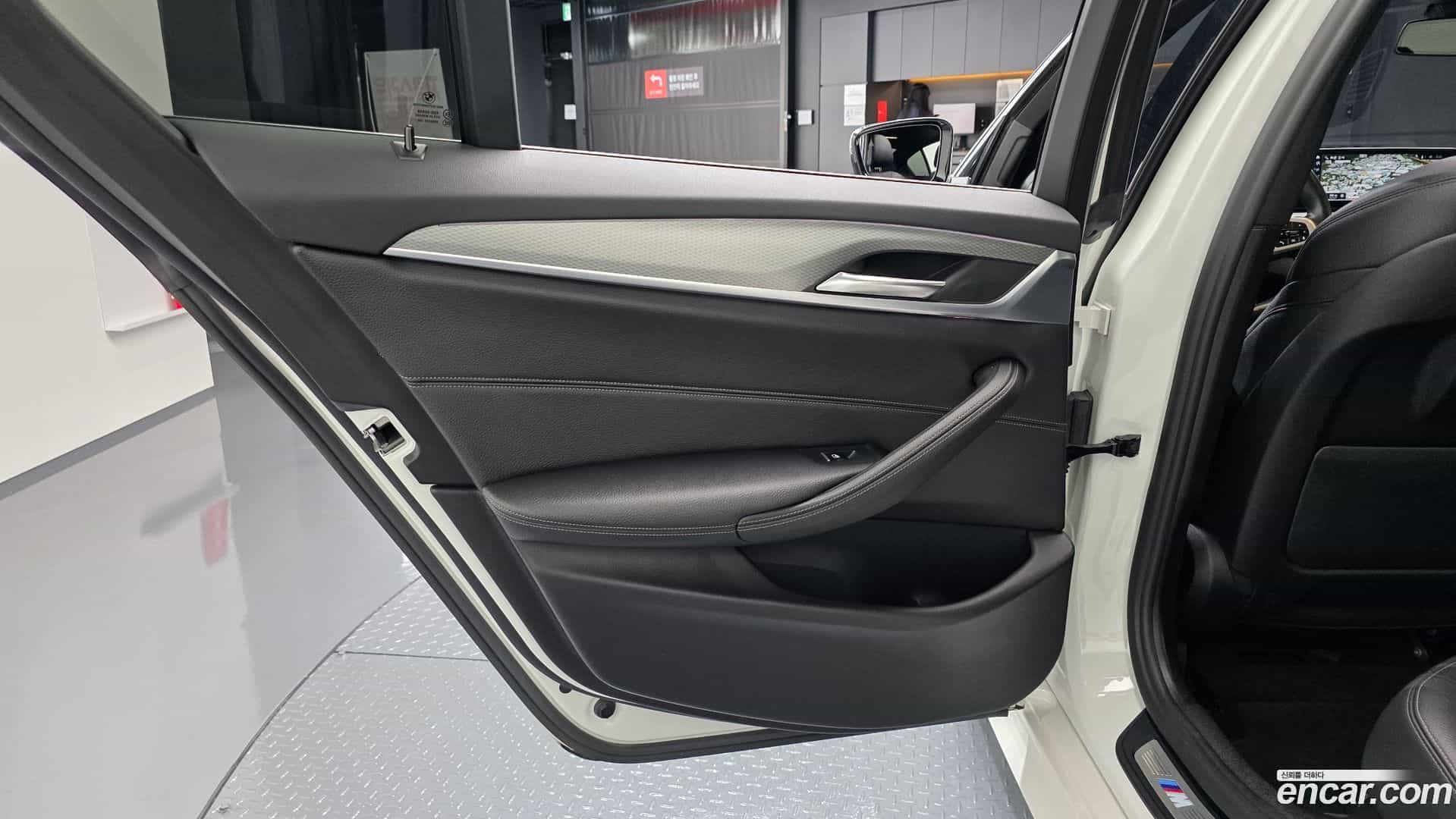 5-Series BMW 2018.0-INNER-035