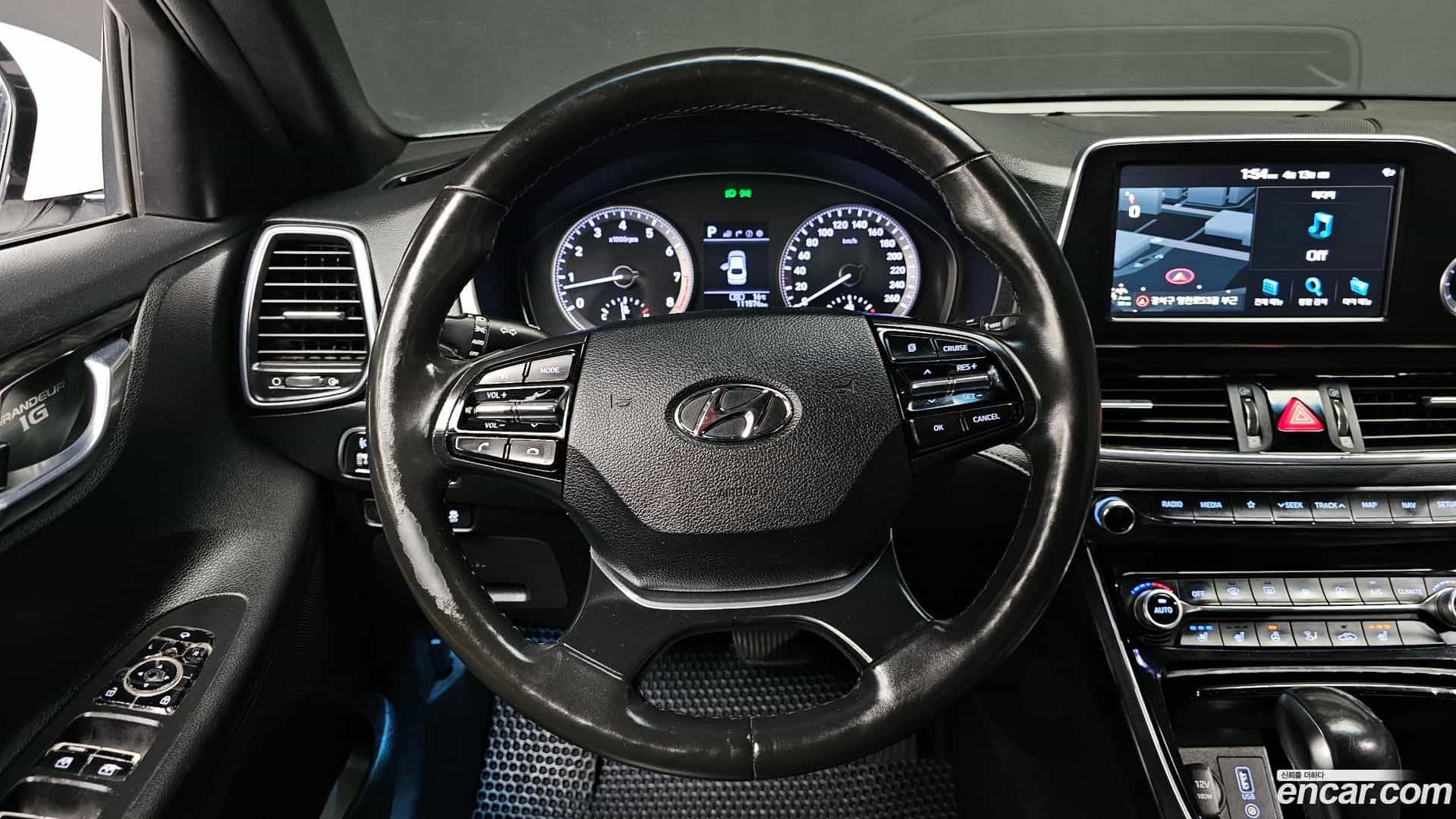 Grandeur Hyundai 2017.1-OPTION-017