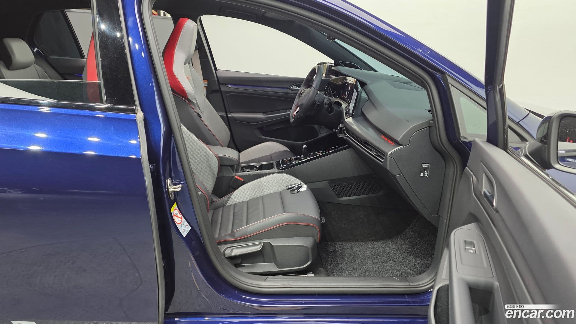 Main__Slider__Photo:Golf Volkswagen 2023.6-10