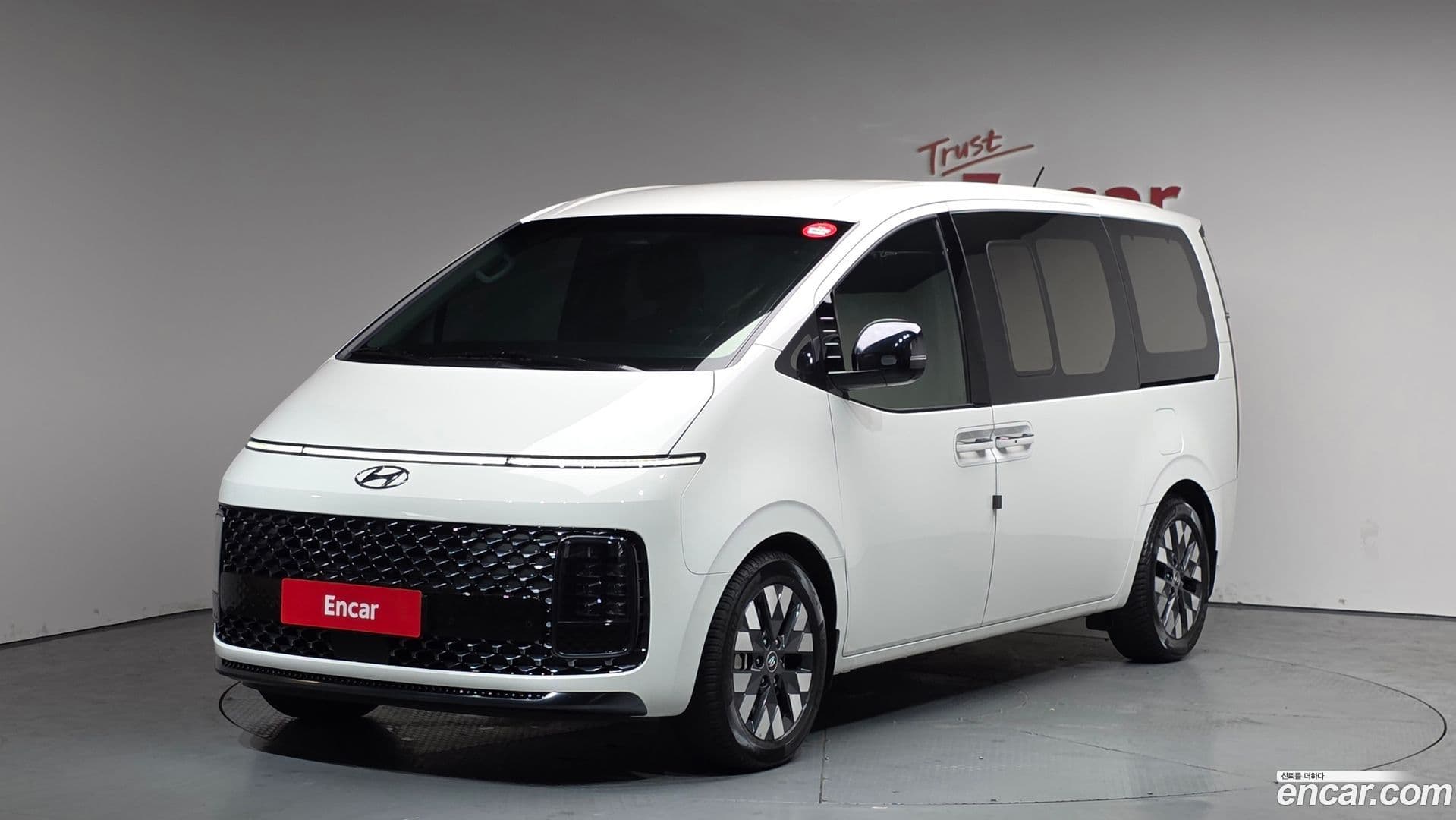 Main__Slider__Photo:Staria Hyundai 2021.10-0
