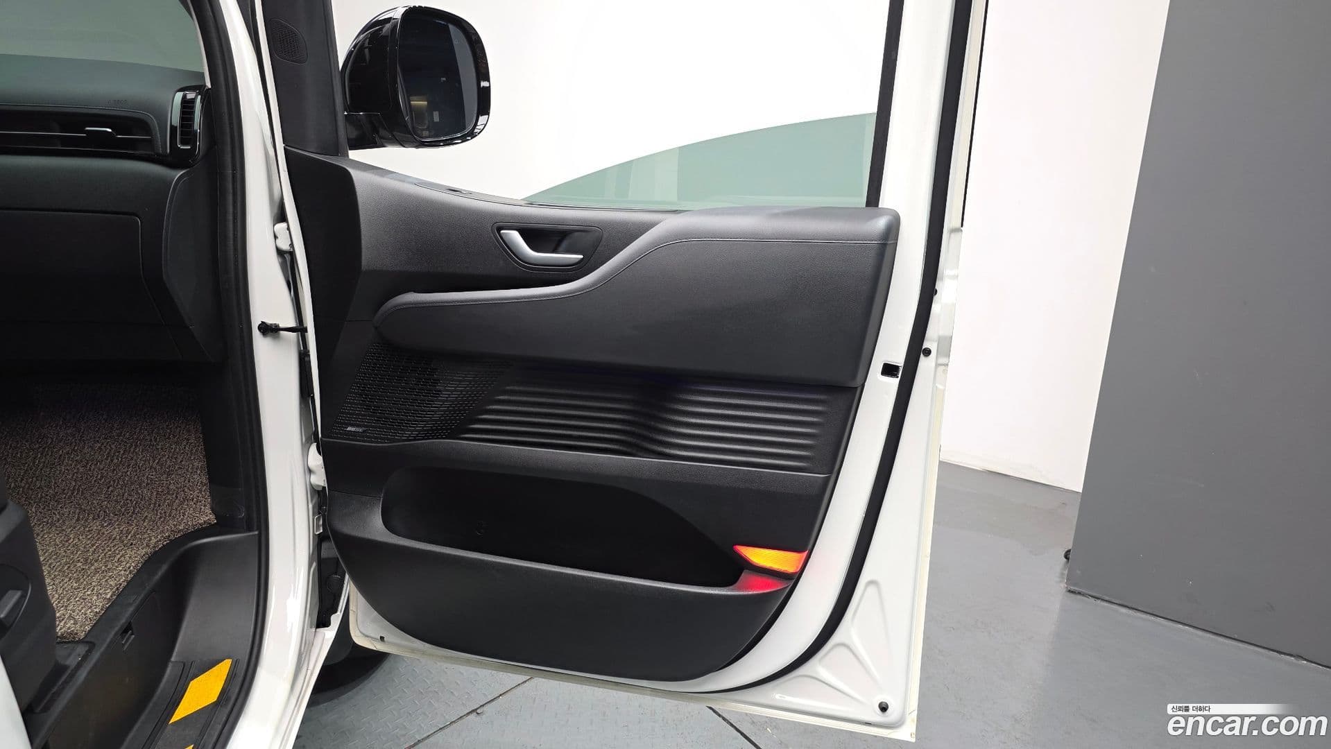 Main__Slider__Photo:Staria Hyundai 2021.10-23
