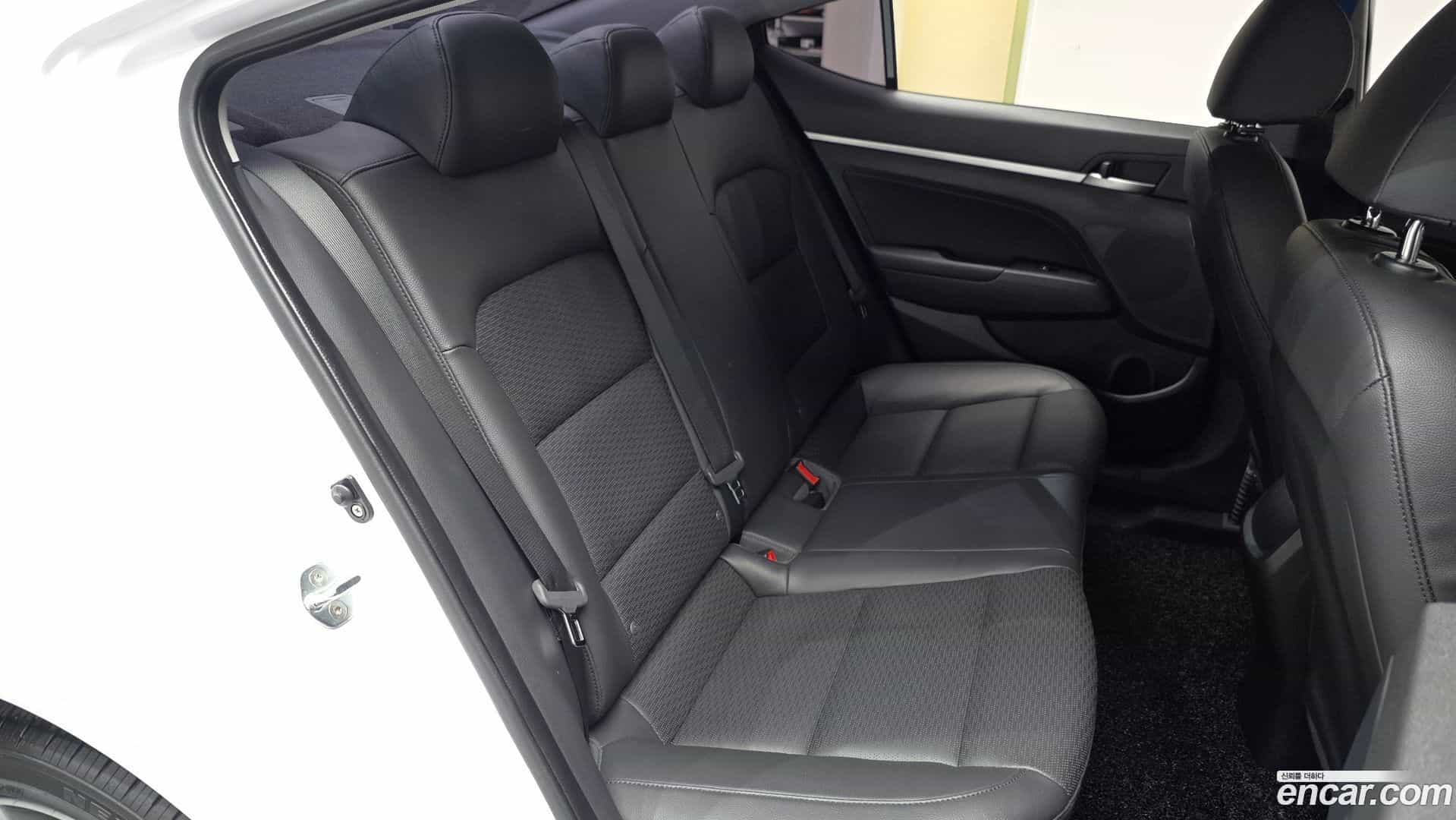 AVANTE Hyundai 2019.3-OPTION-015