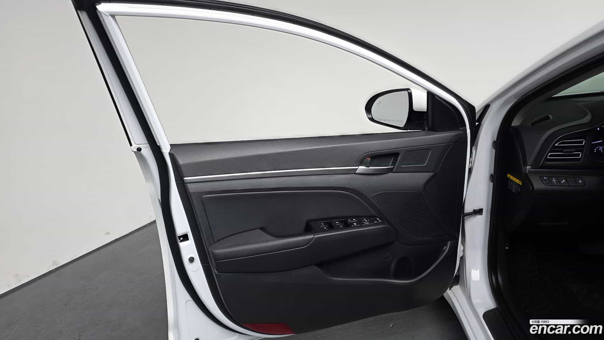 AVANTE Hyundai 2019.3-INNER-034