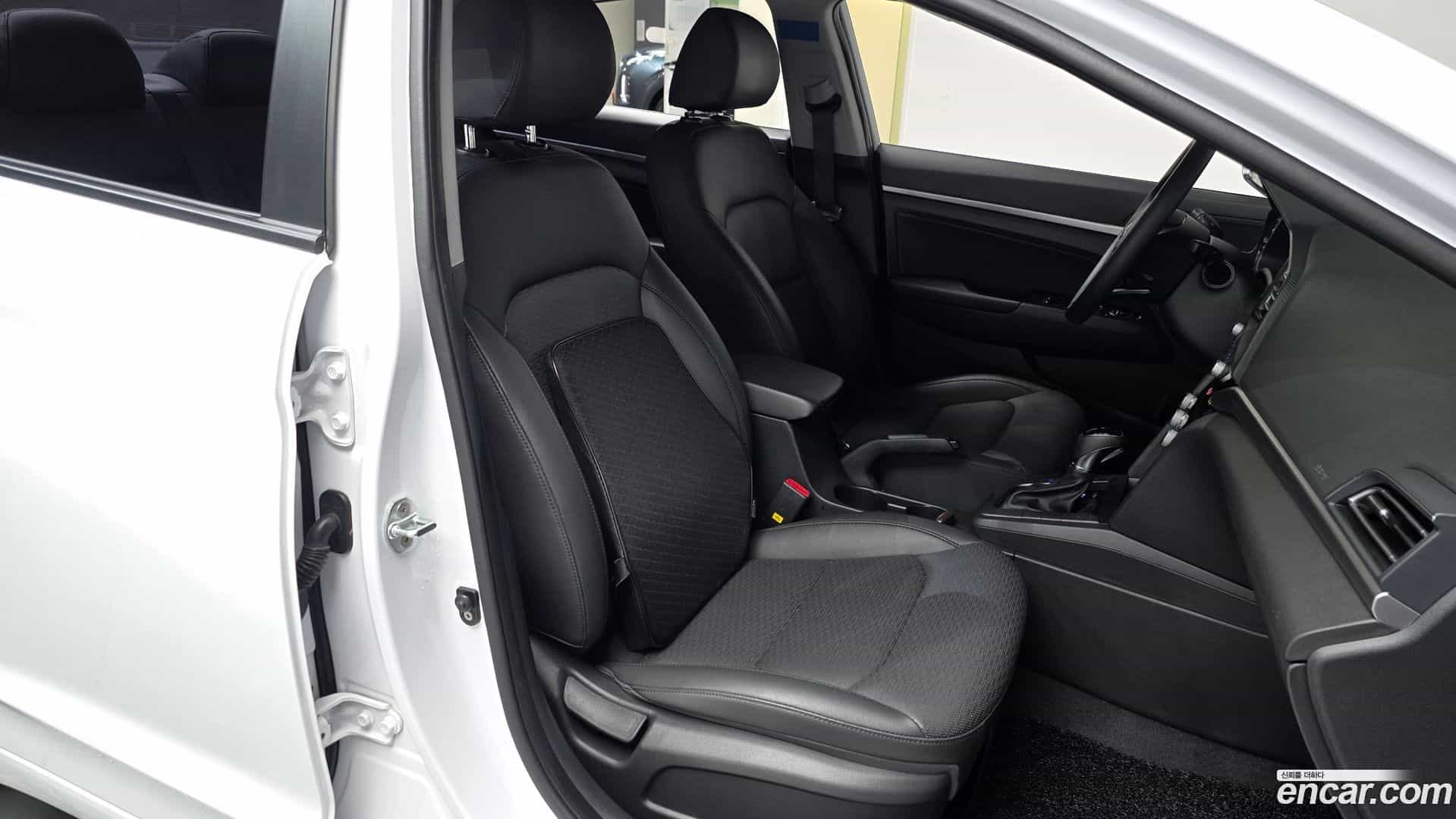 AVANTE Hyundai 2019.3-INNER-036