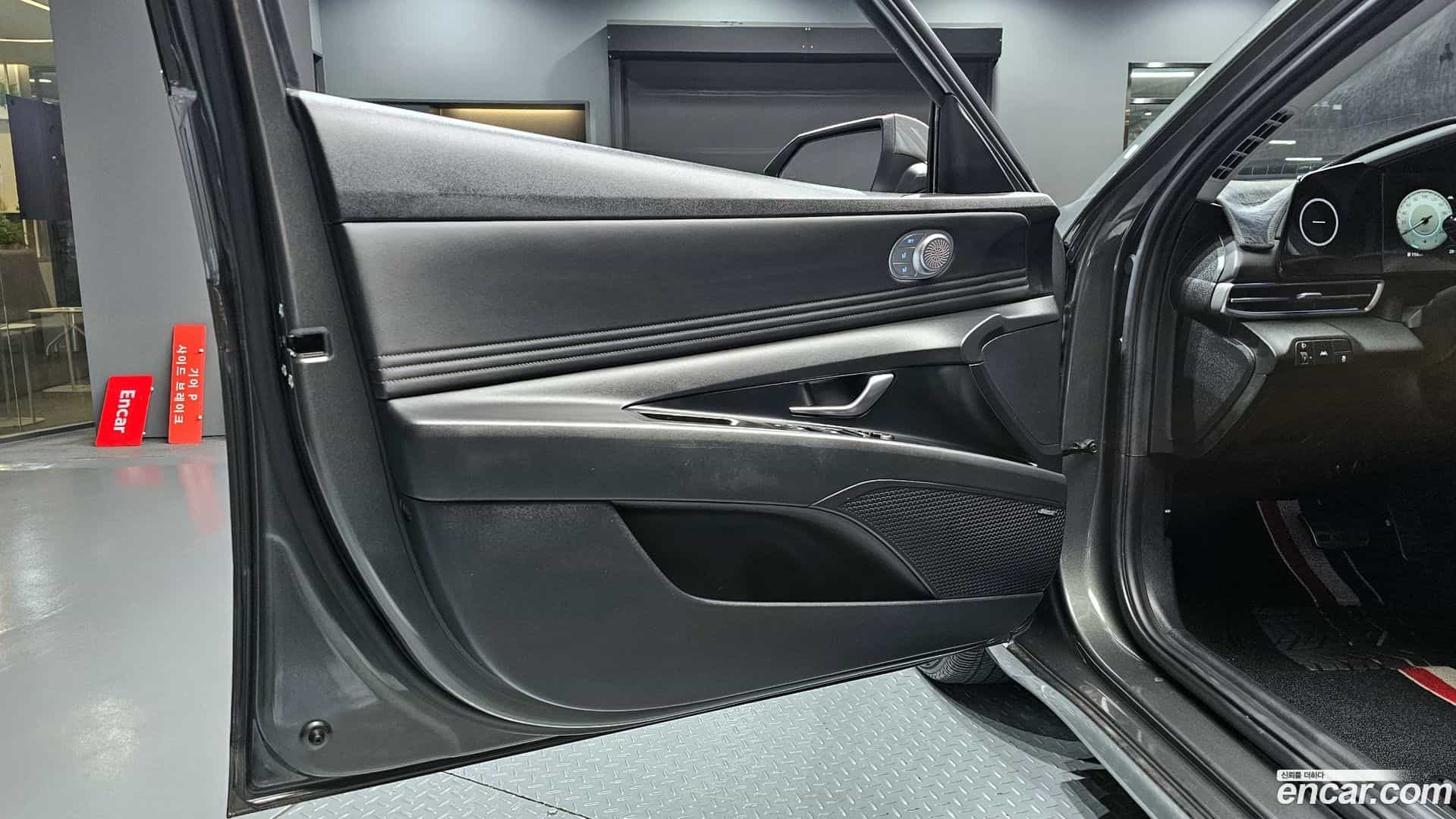 AVANTE Hyundai 2021.0-OPTION-021