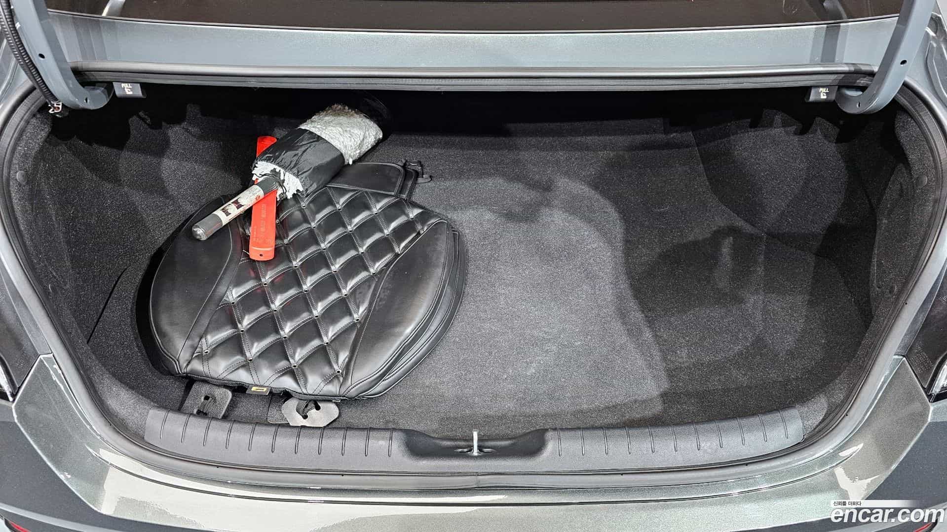 AVANTE Hyundai 2021.0-OPTION-043