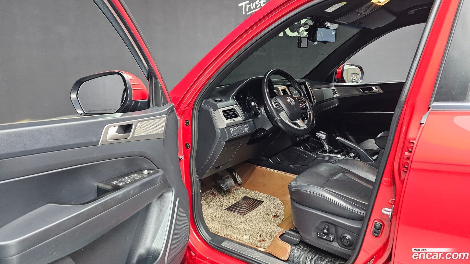 Main__Slider__Photo:Rexton KG Mobility 2019.1-9