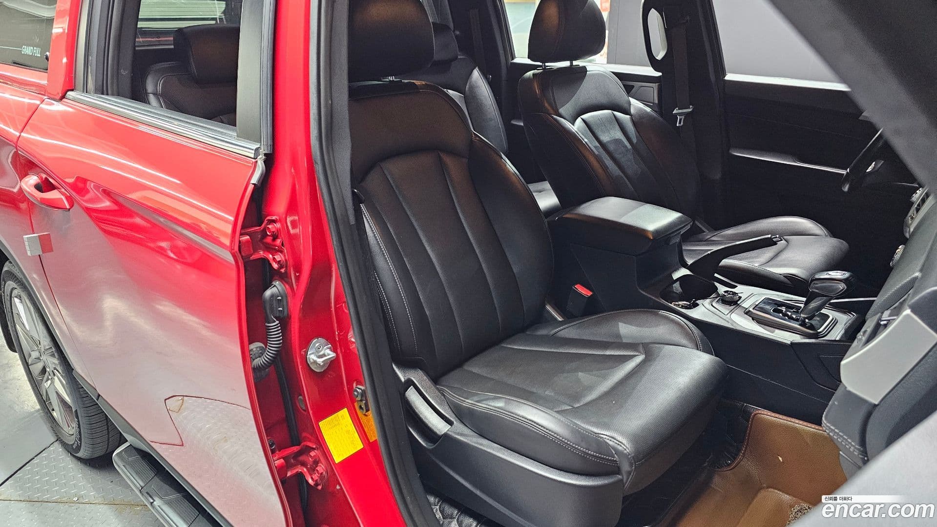 Main__Slider__Photo:Rexton KG Mobility 2019.1-10