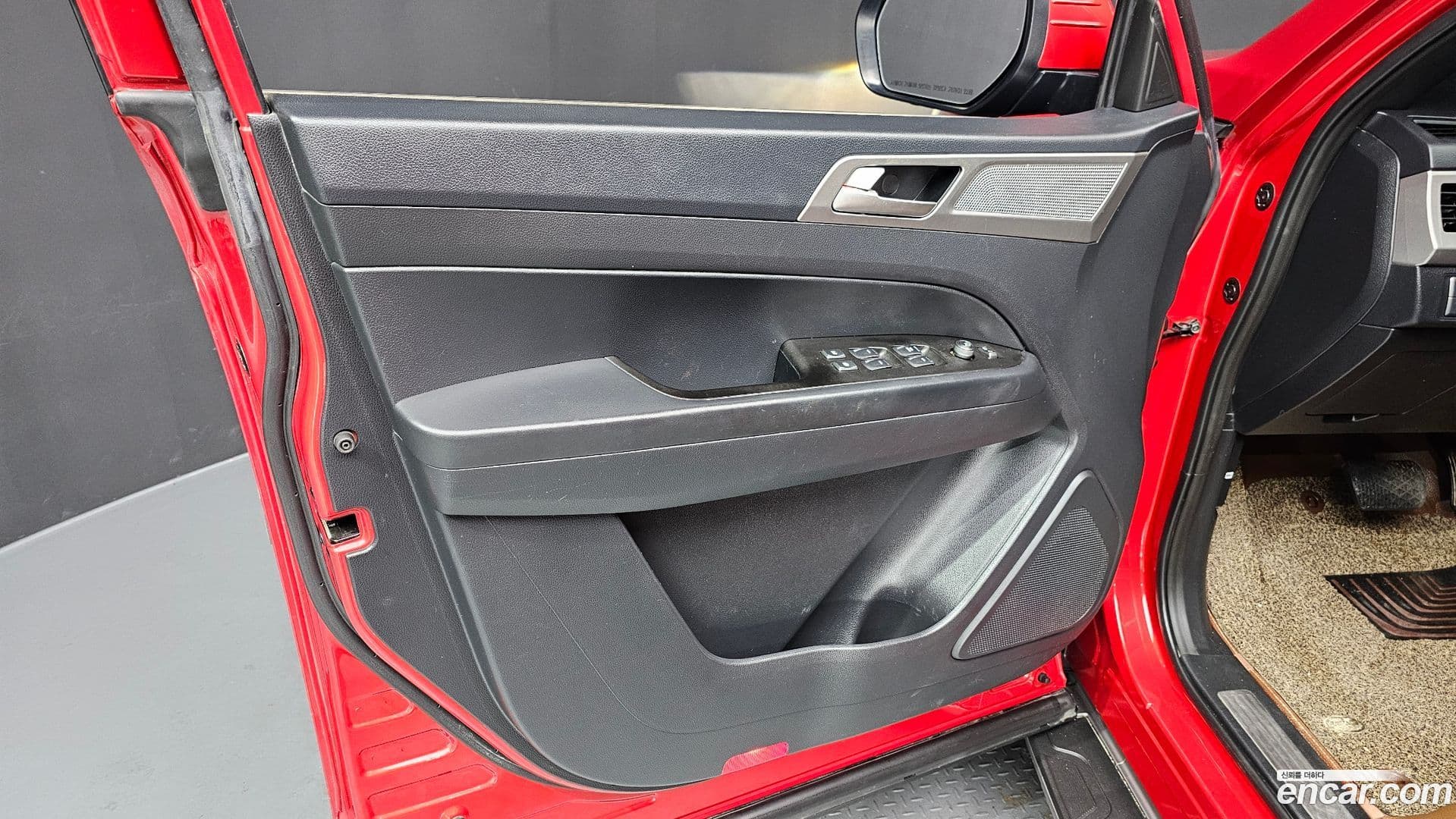 Main__Slider__Photo:Rexton KG Mobility 2019.1-23