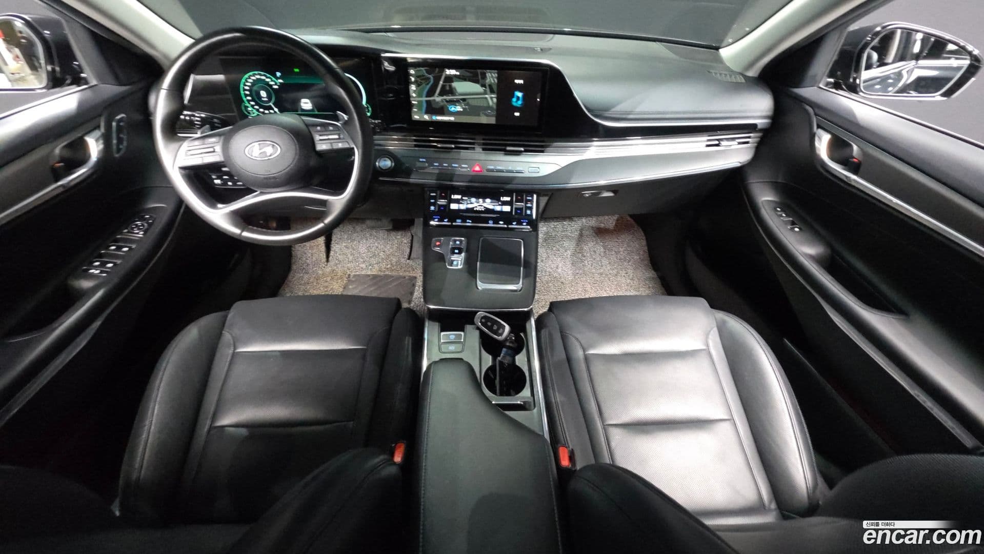Main__Slider__Photo:Grandeur Hyundai 2020.10-6