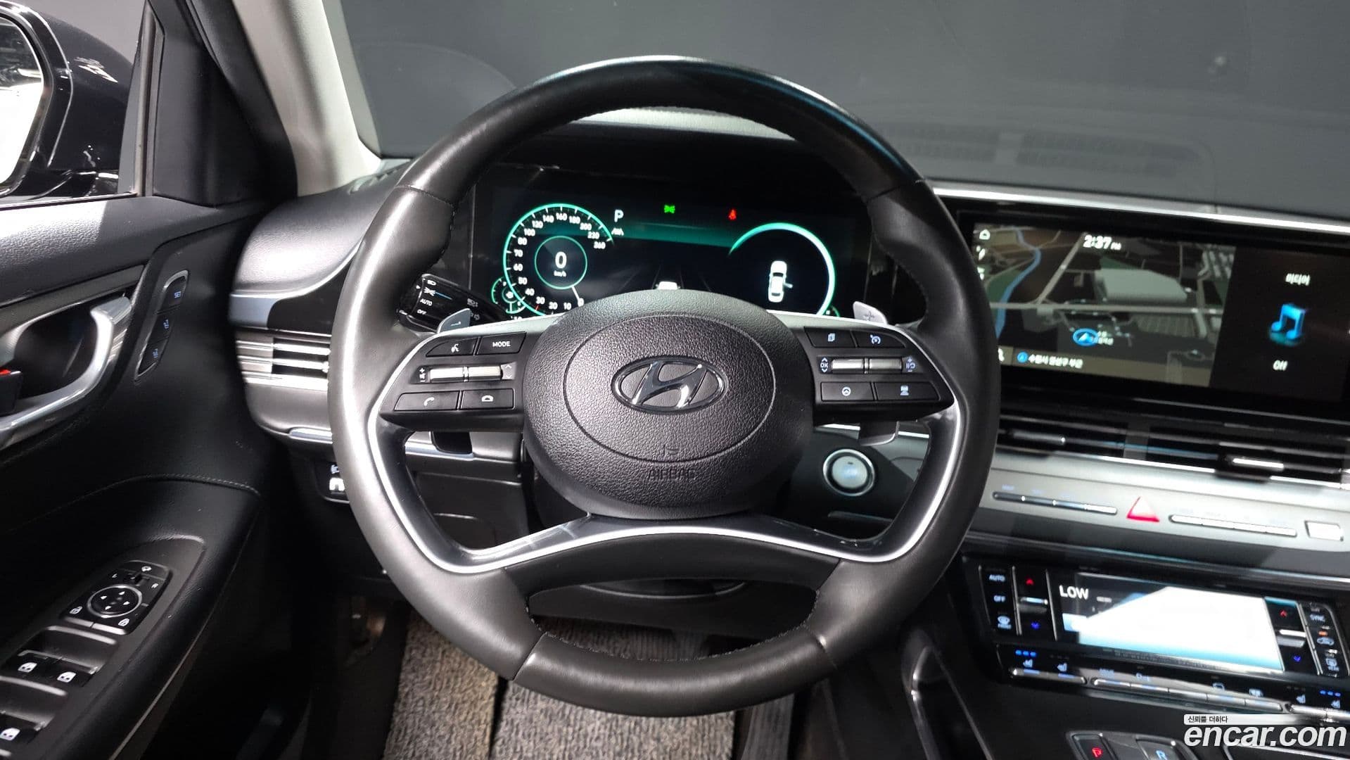 Main__Slider__Photo:Grandeur Hyundai 2020.10-12