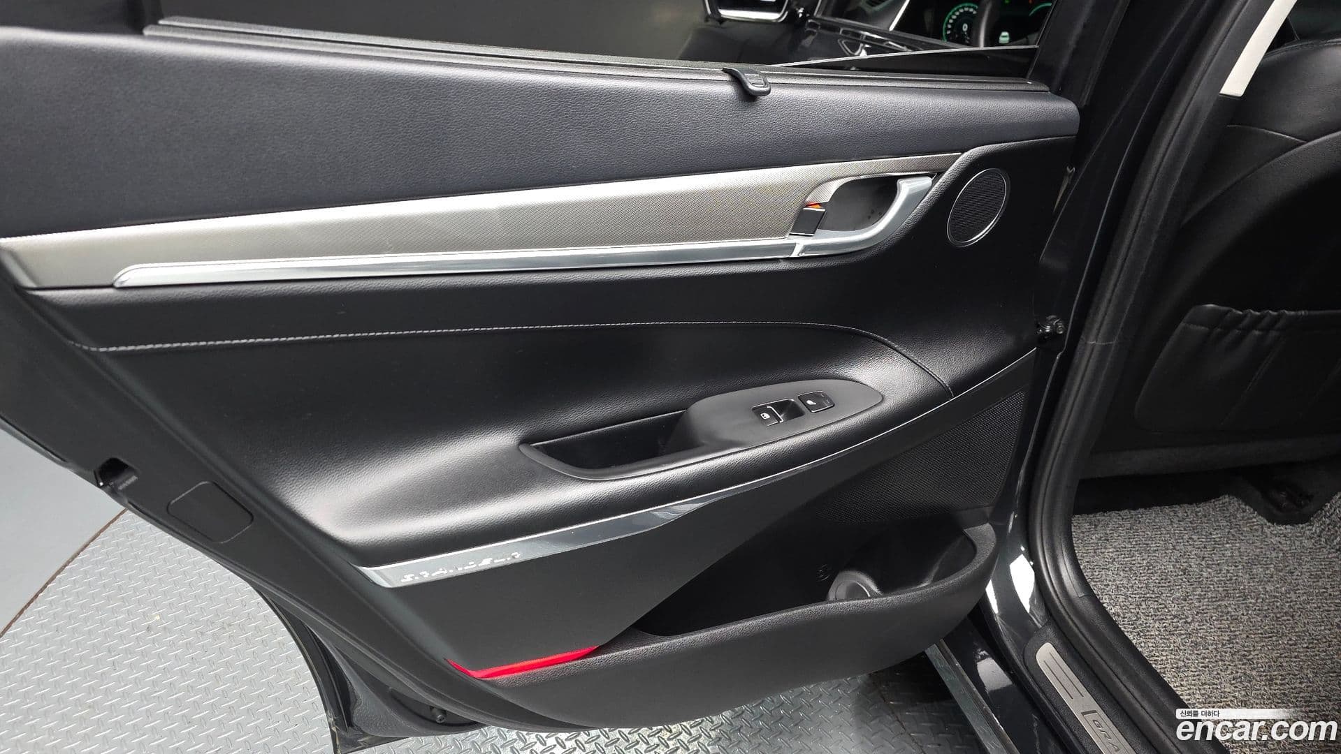 Main__Slider__Photo:Grandeur Hyundai 2020.10-24