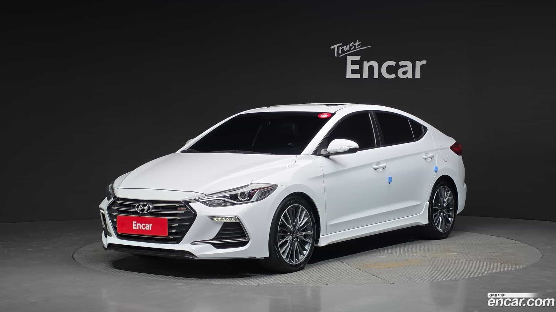 AVANTE Hyundai 2017.10-OUTER-001