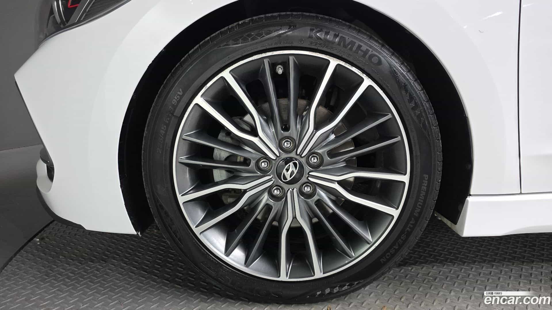 AVANTE Hyundai 2017.10-OUTER-005