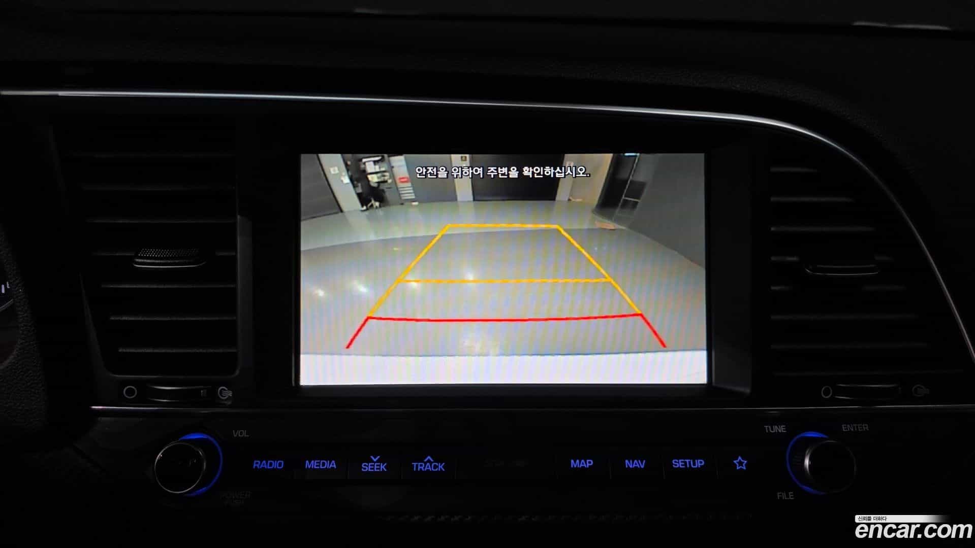 AVANTE Hyundai 2017.10-OPTION-021