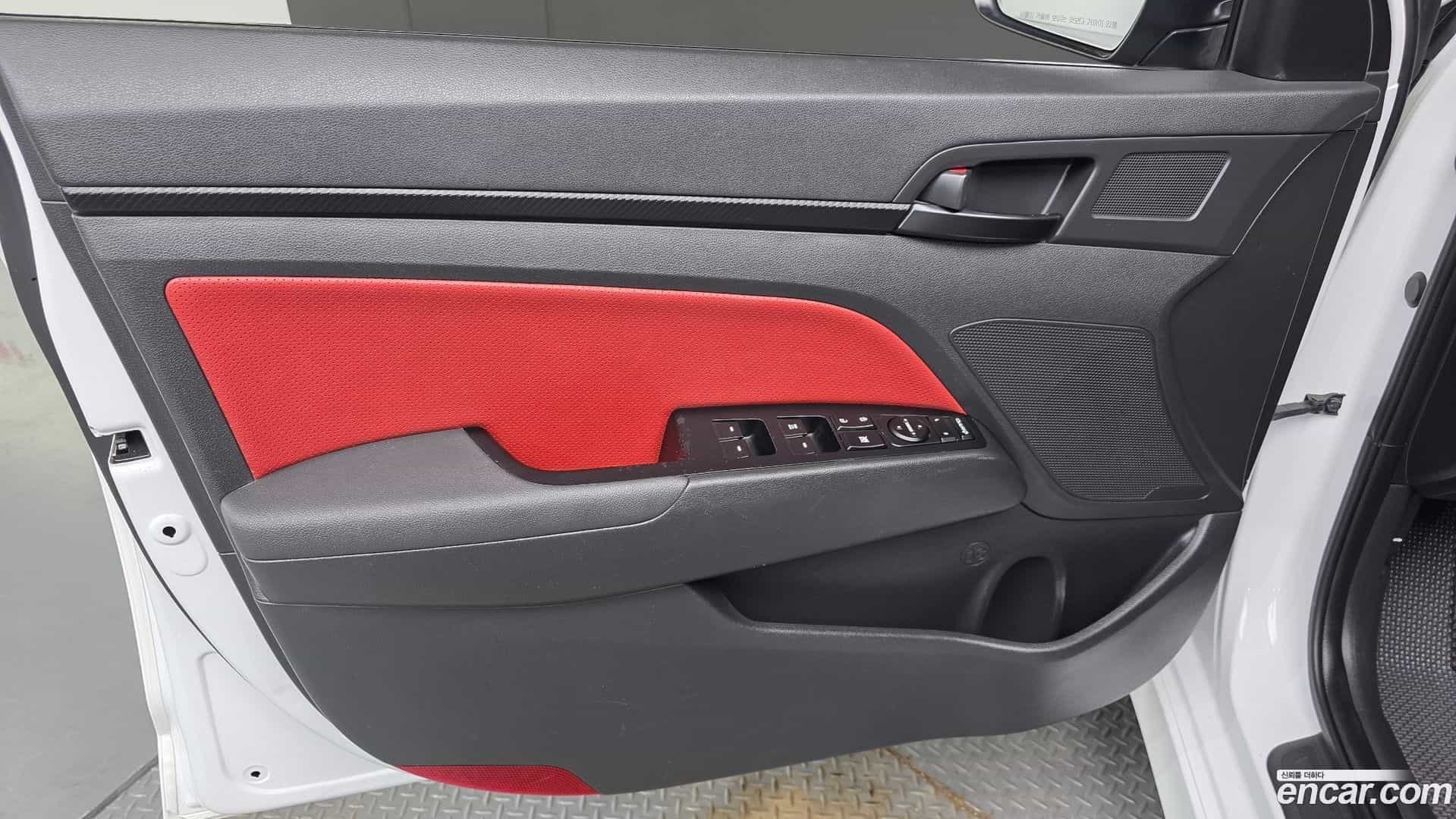 AVANTE Hyundai 2017.10-INNER-034