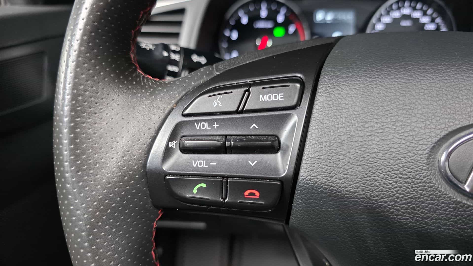 AVANTE Hyundai 2017.10-OPTION-042