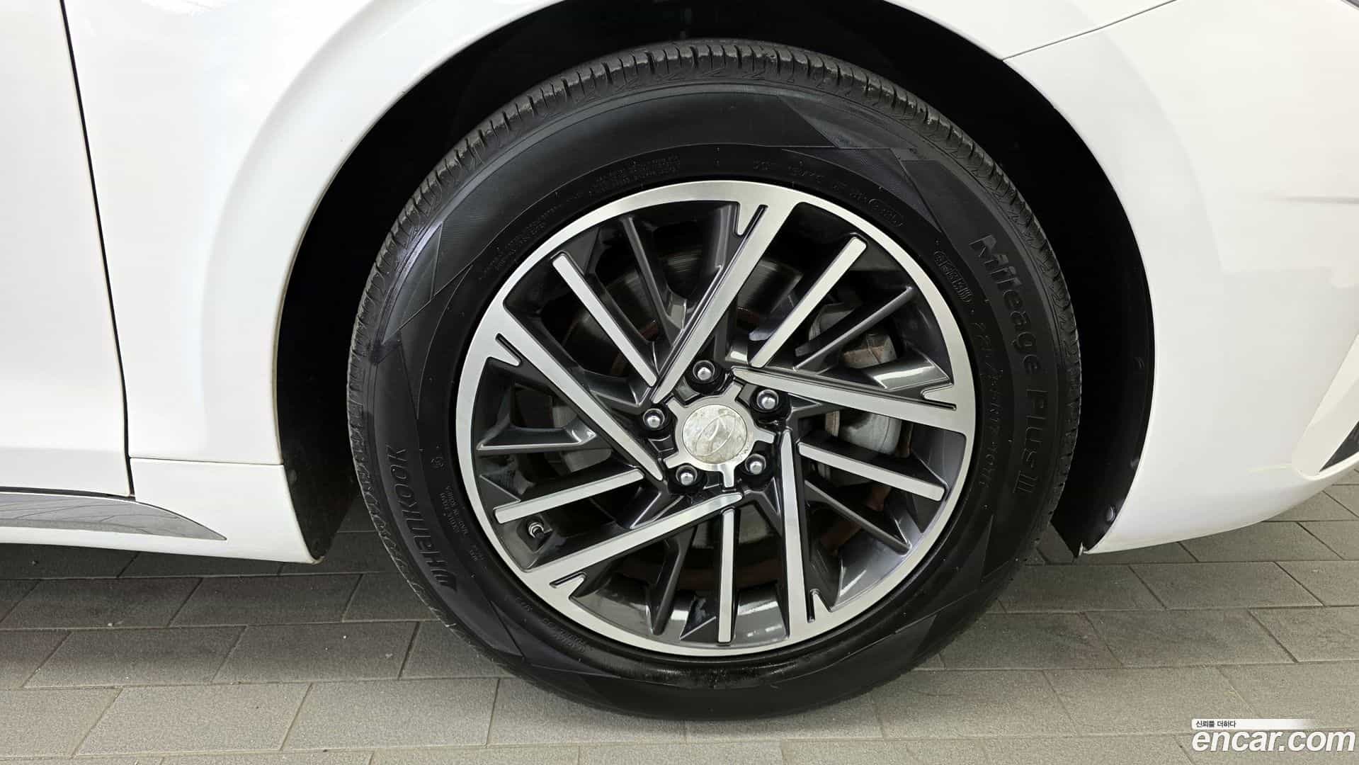 Grandeur Hyundai 2020.0-OUTER-031