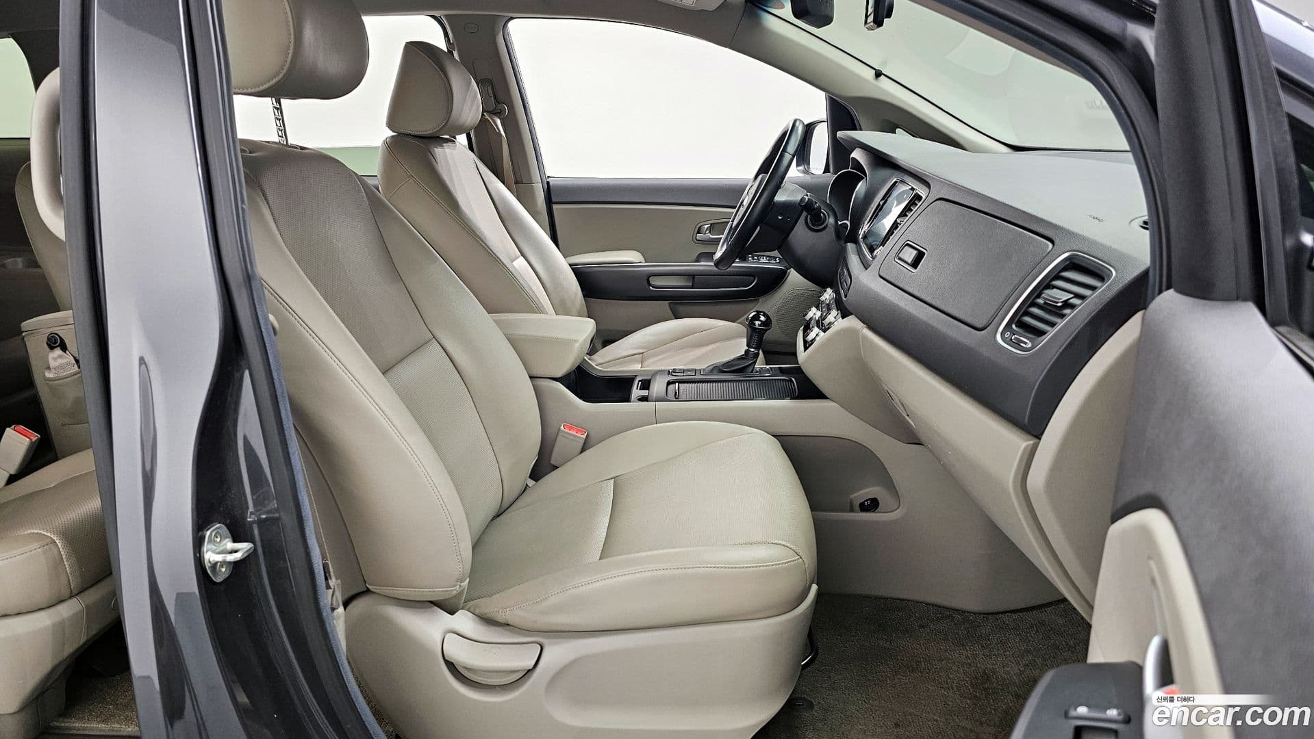 Main__Slider__Photo:Canival Kia 2015.8-10