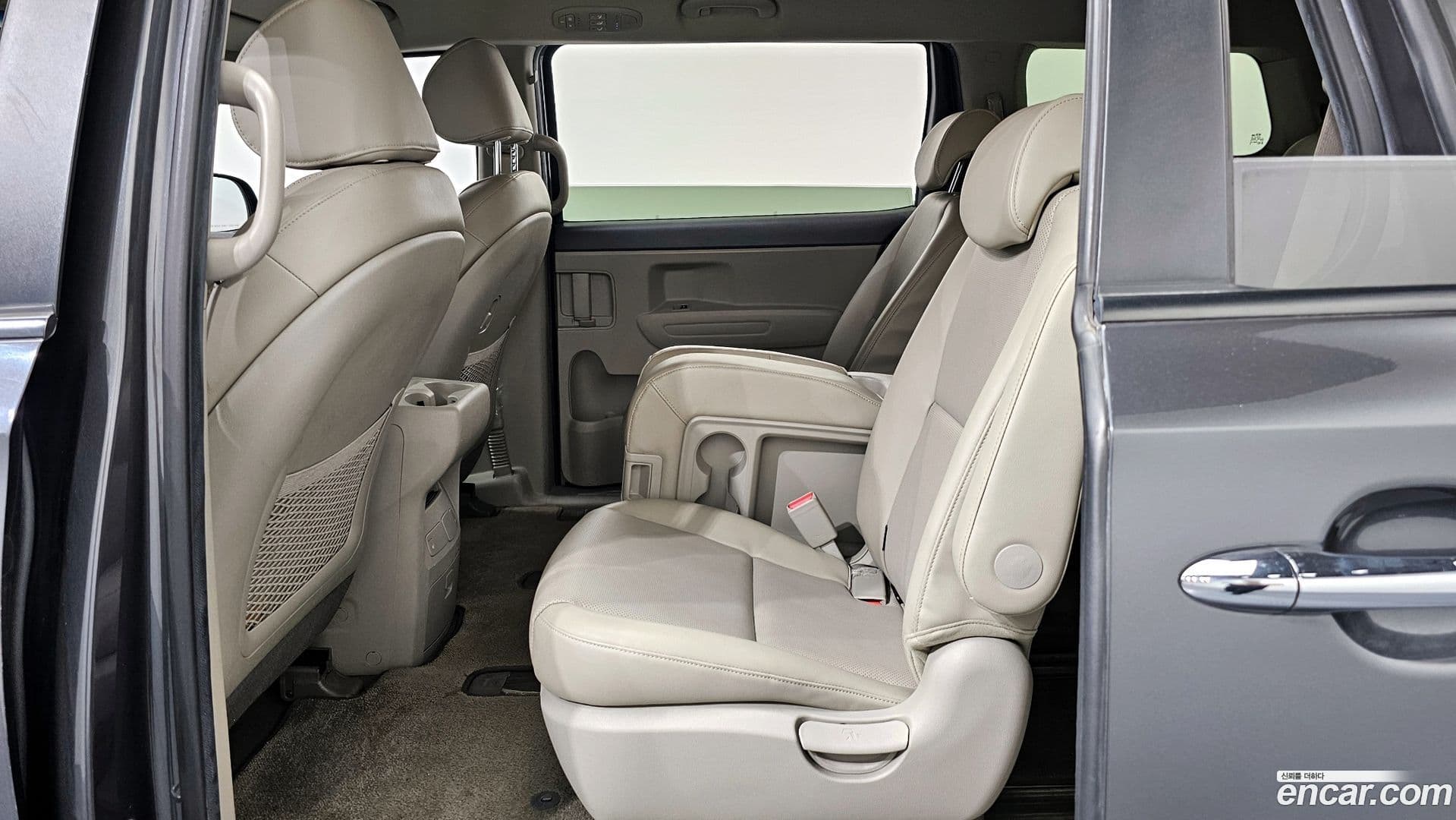Main__Slider__Photo:Canival Kia 2015.8-11