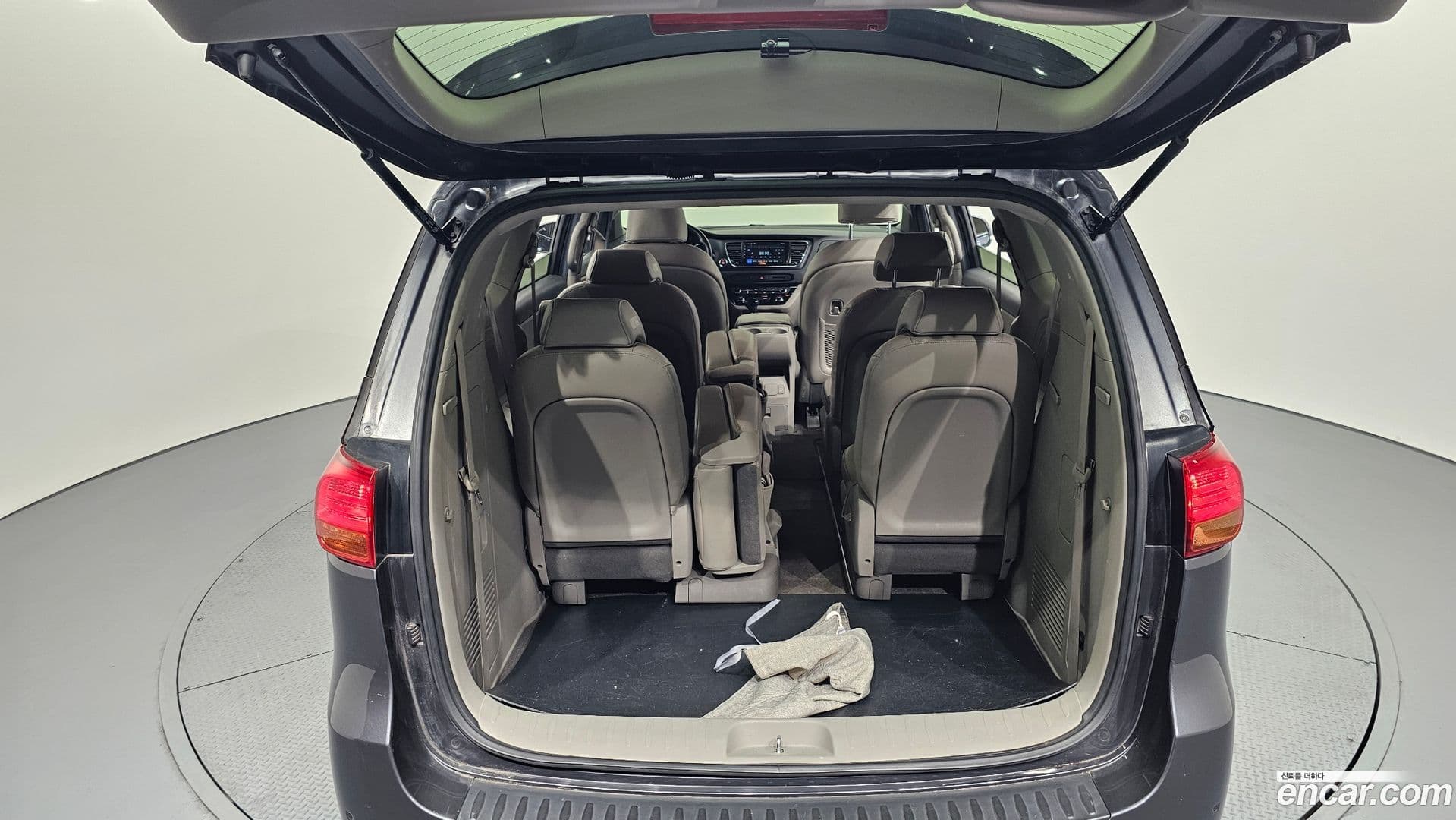 Main__Slider__Photo:Canival Kia 2015.8-19