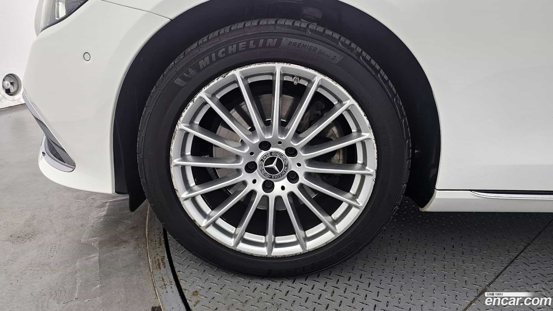 E-Class Mercedes-Benz 2021.0-OUTER-005