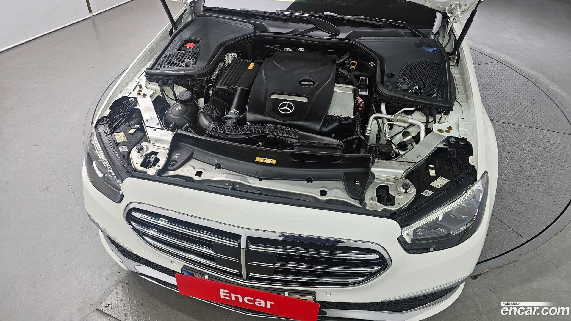 Main__Slider__Photo:E-Class Mercedes-Benz 2021.0-5