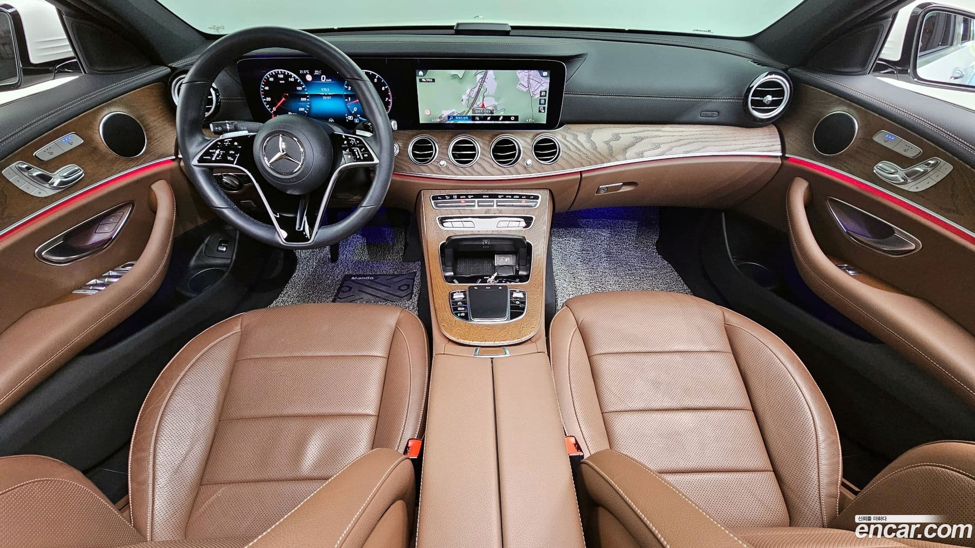 Main__Slider__Photo:E-Class Mercedes-Benz 2021.0-6