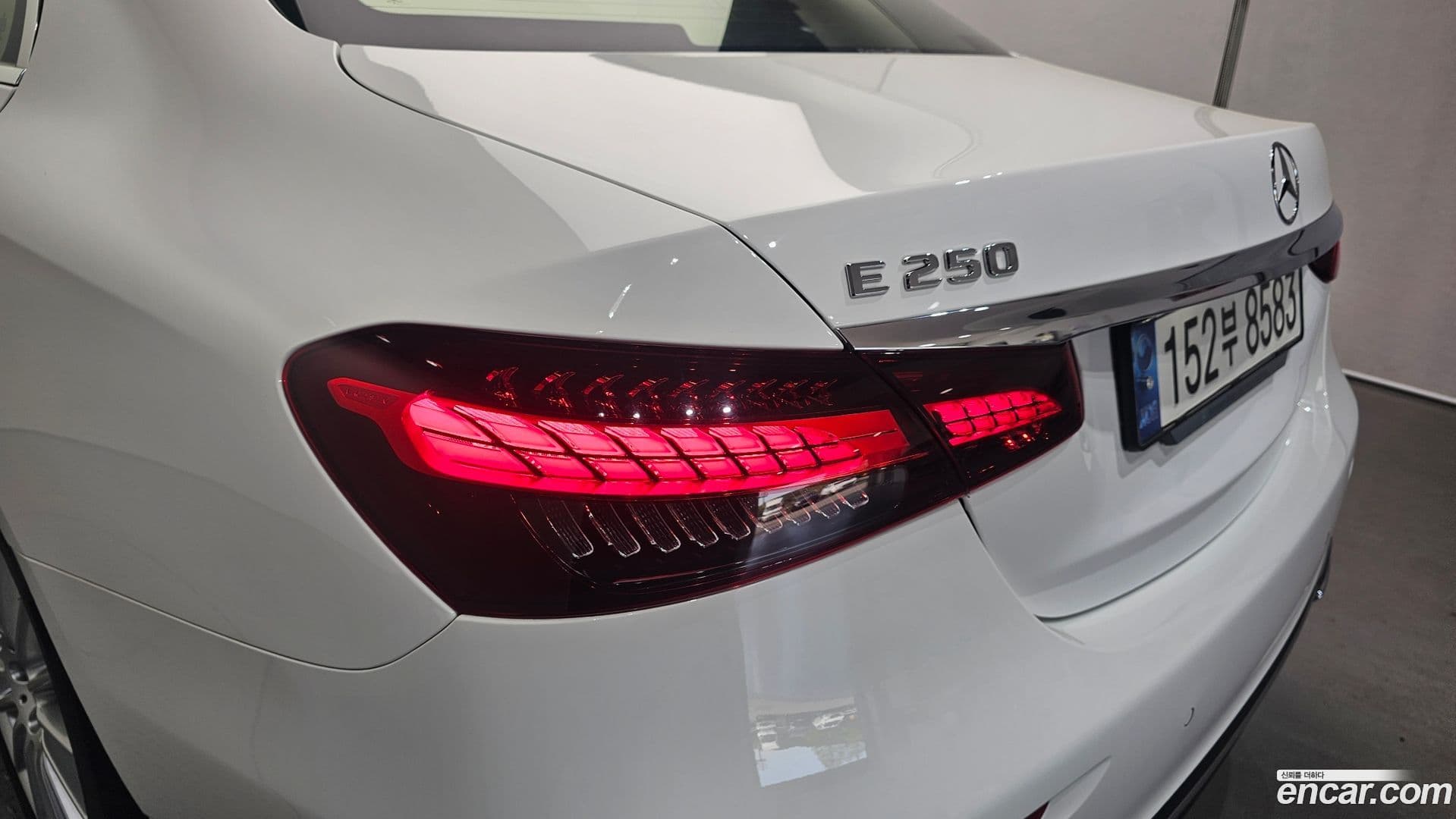 Main__Slider__Photo:E-Class Mercedes-Benz 2021.0-22