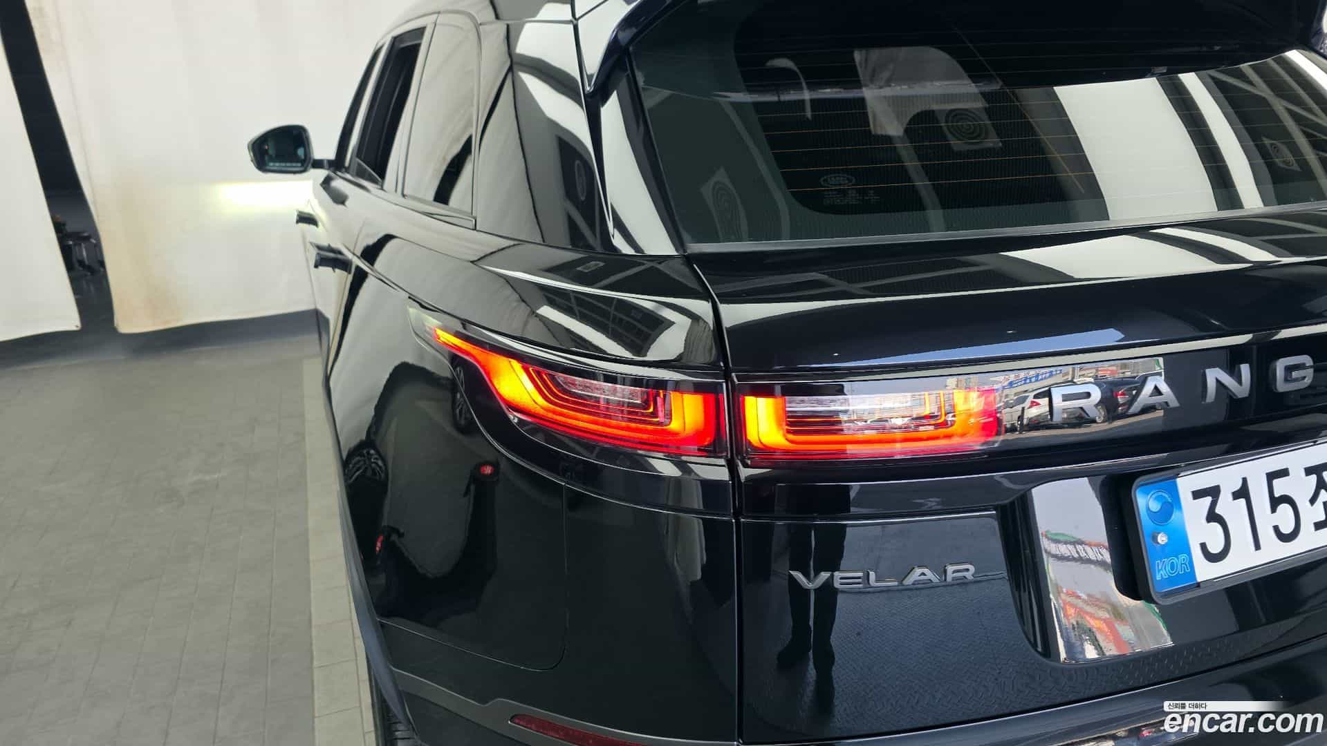 Range Rover Velar Land Rover 2018.11-OUTER-033