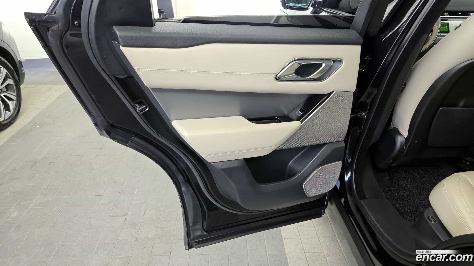 Range Rover Velar Land Rover 2018.11-INNER-035