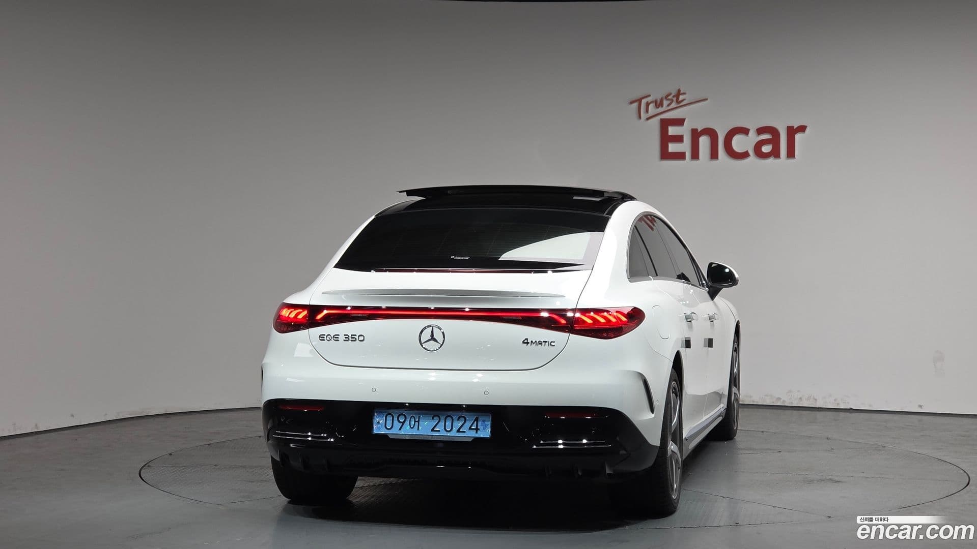 Main__Slider__Photo:EQE Mercedes-Benz 2023.2-3